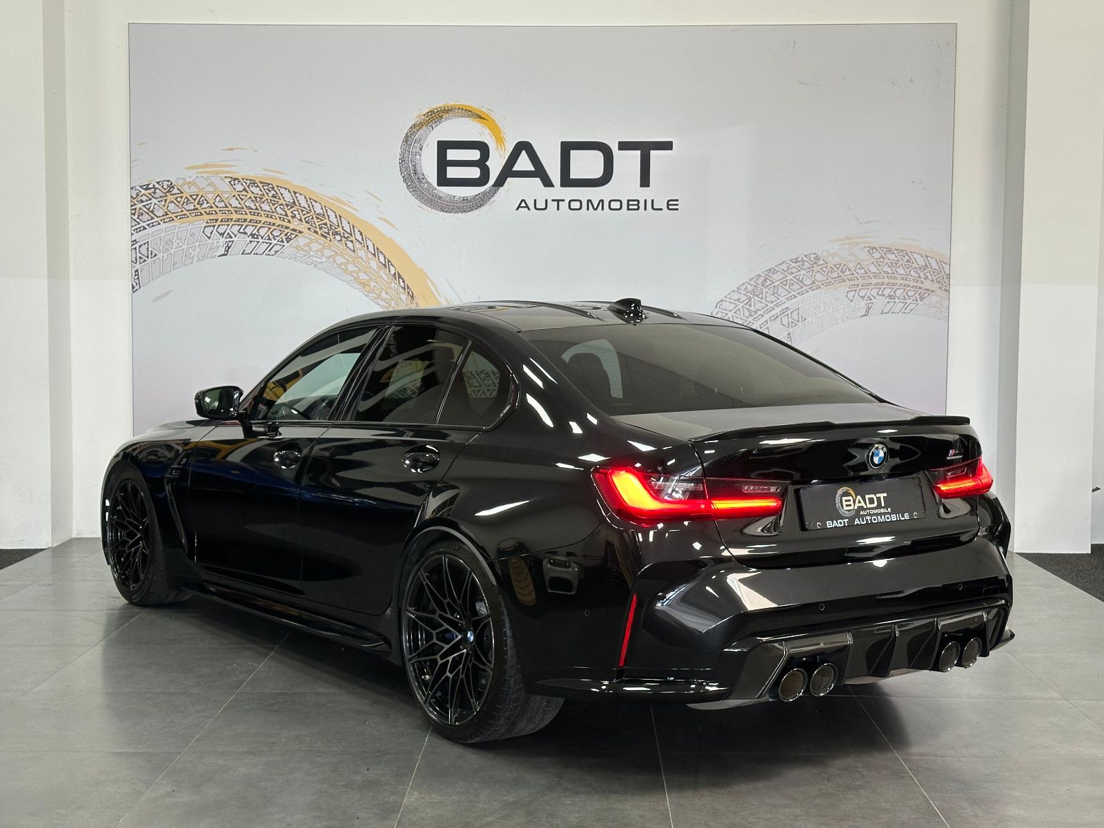 Fahrzeugabbildung BMW M3 Lim. Competition*CARBON+PERF. SITZE*360°*