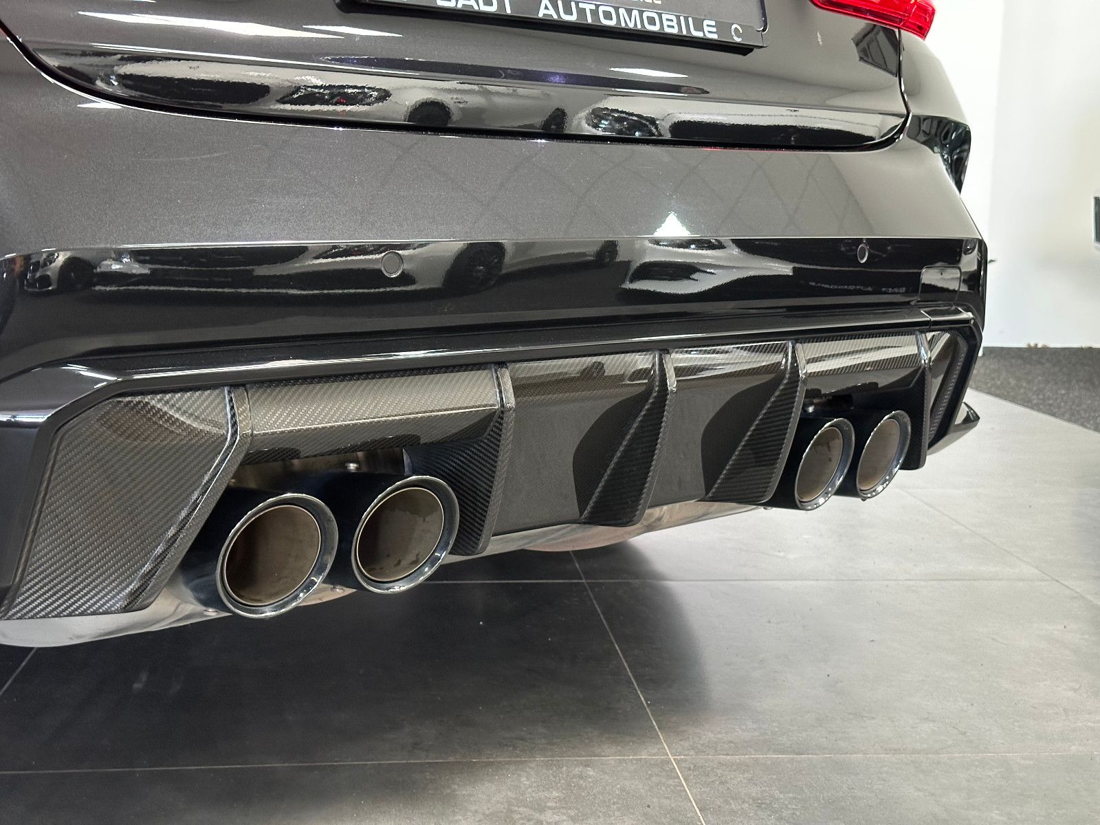 Fahrzeugabbildung BMW M3 Lim. Competition*CARBON+PERF. SITZE*360°*