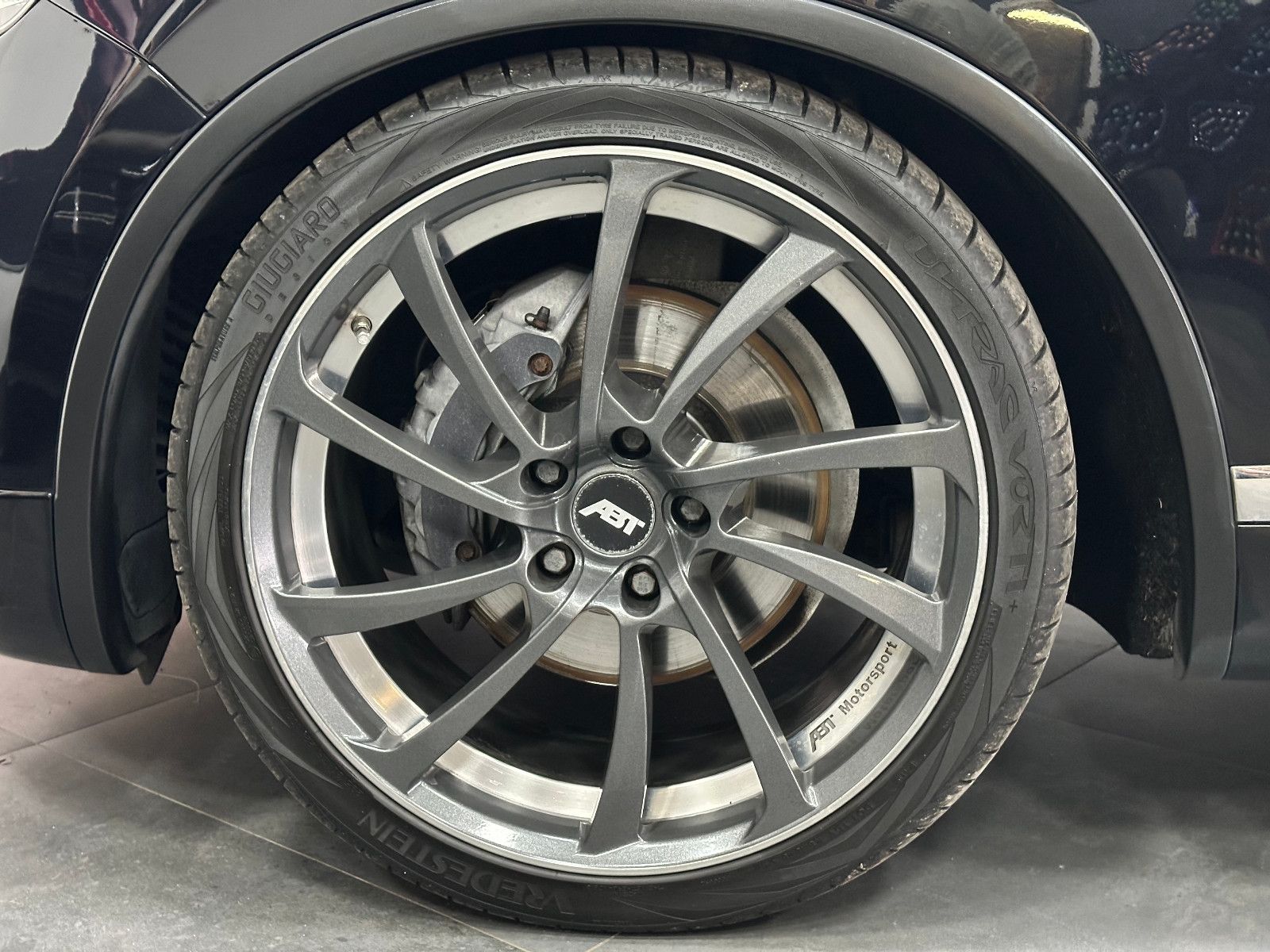 Fahrzeugabbildung Volkswagen Touareg V8 TDI ABT R-LINE DYNAUDIO AHK PANO 22"