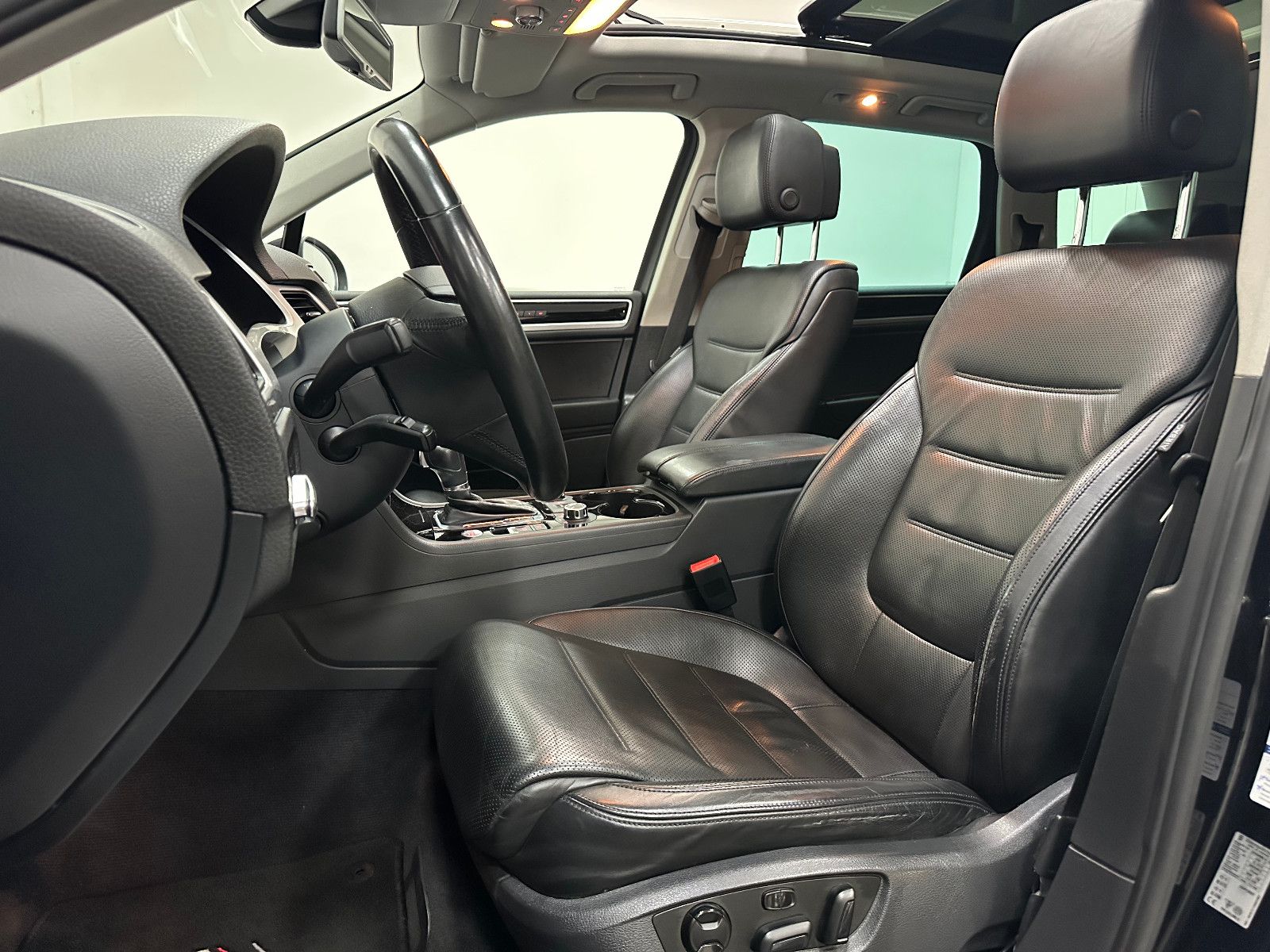 Fahrzeugabbildung Volkswagen Touareg V8 TDI ABT R-LINE DYNAUDIO AHK PANO 22"