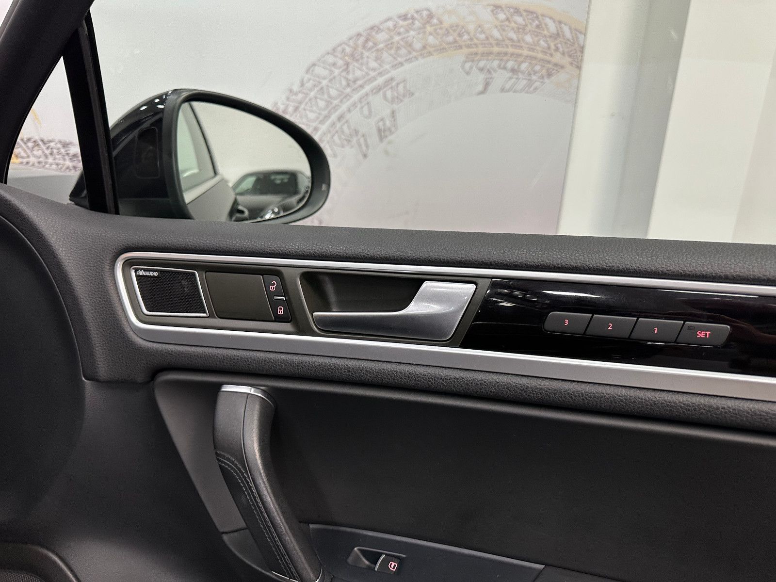 Fahrzeugabbildung Volkswagen Touareg V8 TDI ABT R-LINE DYNAUDIO AHK PANO 22"