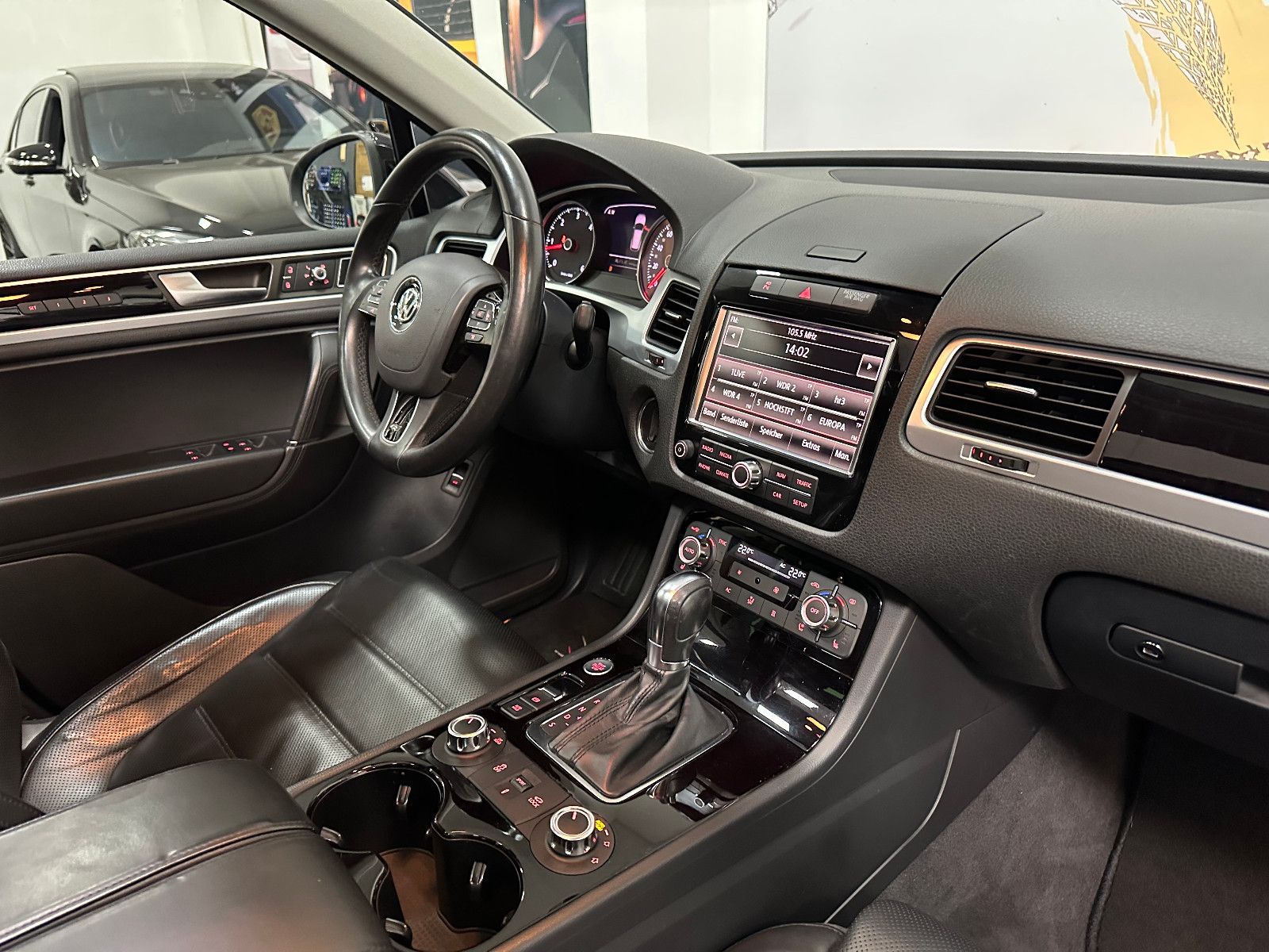 Fahrzeugabbildung Volkswagen Touareg V8 TDI ABT R-LINE DYNAUDIO AHK PANO 22"
