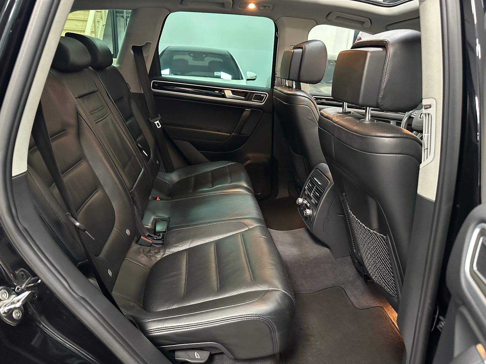 Fahrzeugabbildung Volkswagen Touareg V8 TDI ABT R-LINE DYNAUDIO AHK PANO 22"