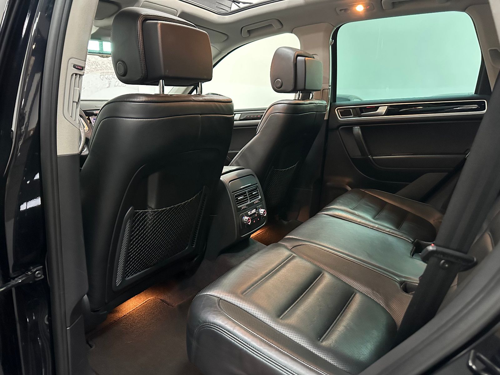Fahrzeugabbildung Volkswagen Touareg V8 TDI ABT R-LINE DYNAUDIO AHK PANO 22"