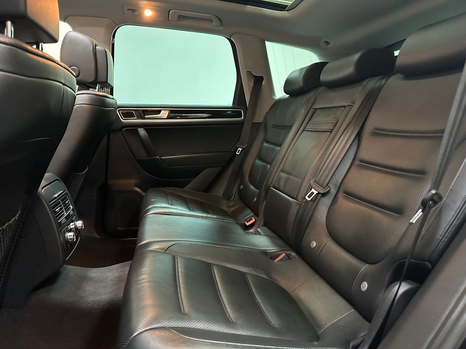 Fahrzeugabbildung Volkswagen Touareg V8 TDI ABT R-LINE DYNAUDIO AHK PANO 22"