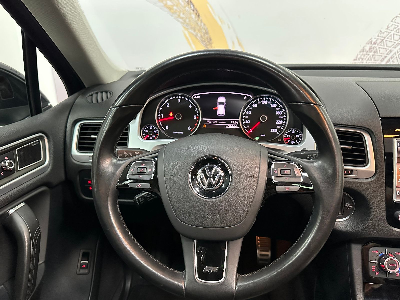 Fahrzeugabbildung Volkswagen Touareg V8 TDI ABT R-LINE DYNAUDIO AHK PANO 22"
