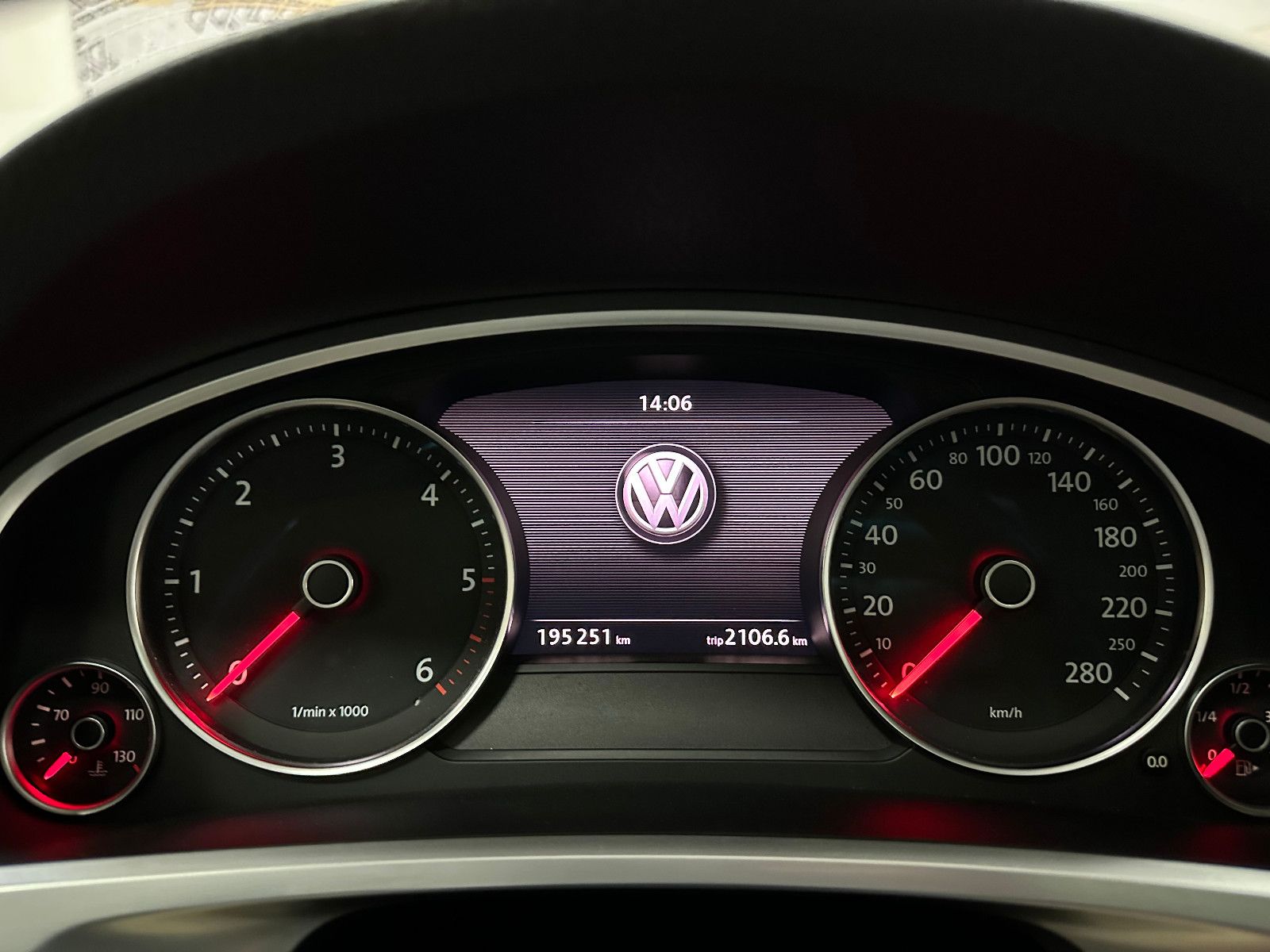 Fahrzeugabbildung Volkswagen Touareg V8 TDI ABT R-LINE DYNAUDIO AHK PANO 22"