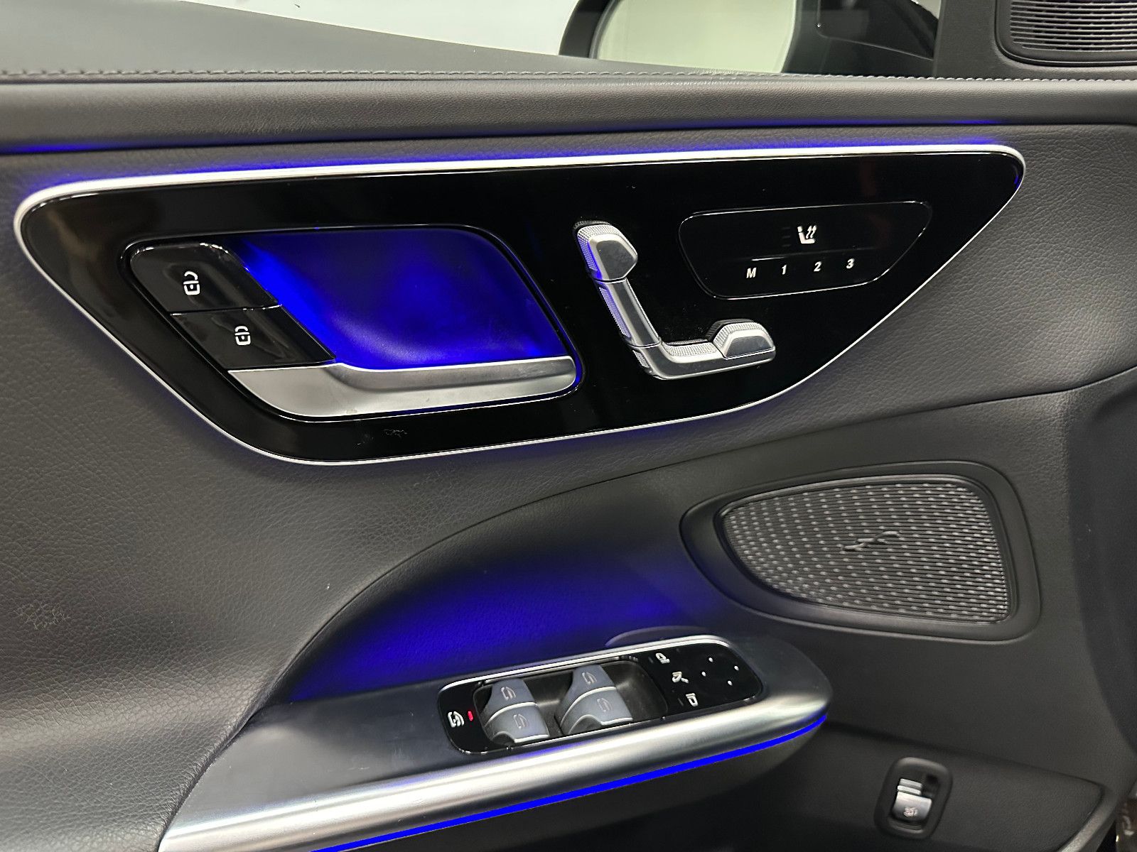 Fahrzeugabbildung Mercedes-Benz C 300 d T-Modell *AMG Line*DTR*360°*MEMORY*