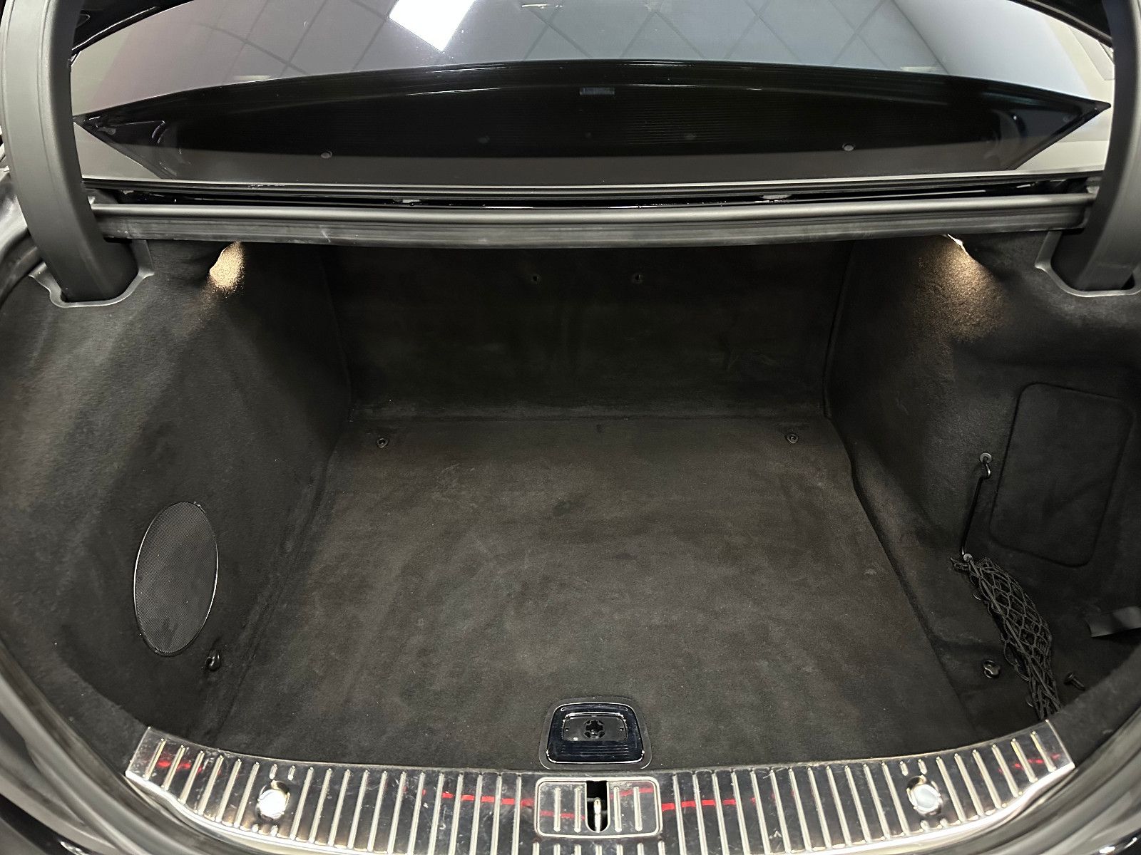 Fahrzeugabbildung Mercedes-Benz S 63 AMG 4Matic Lang*3D Burmester*PANO*Carbon 2