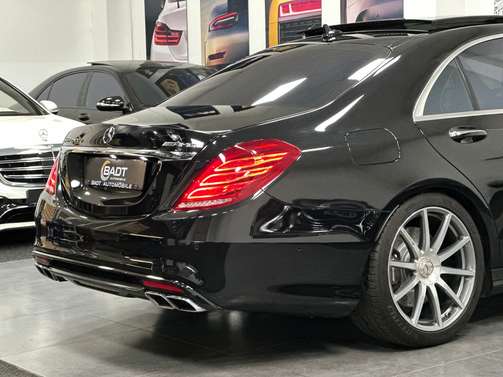 Fahrzeugabbildung Mercedes-Benz S 63 AMG 4Matic Lang*3D Burmester*PANO*Carbon 2