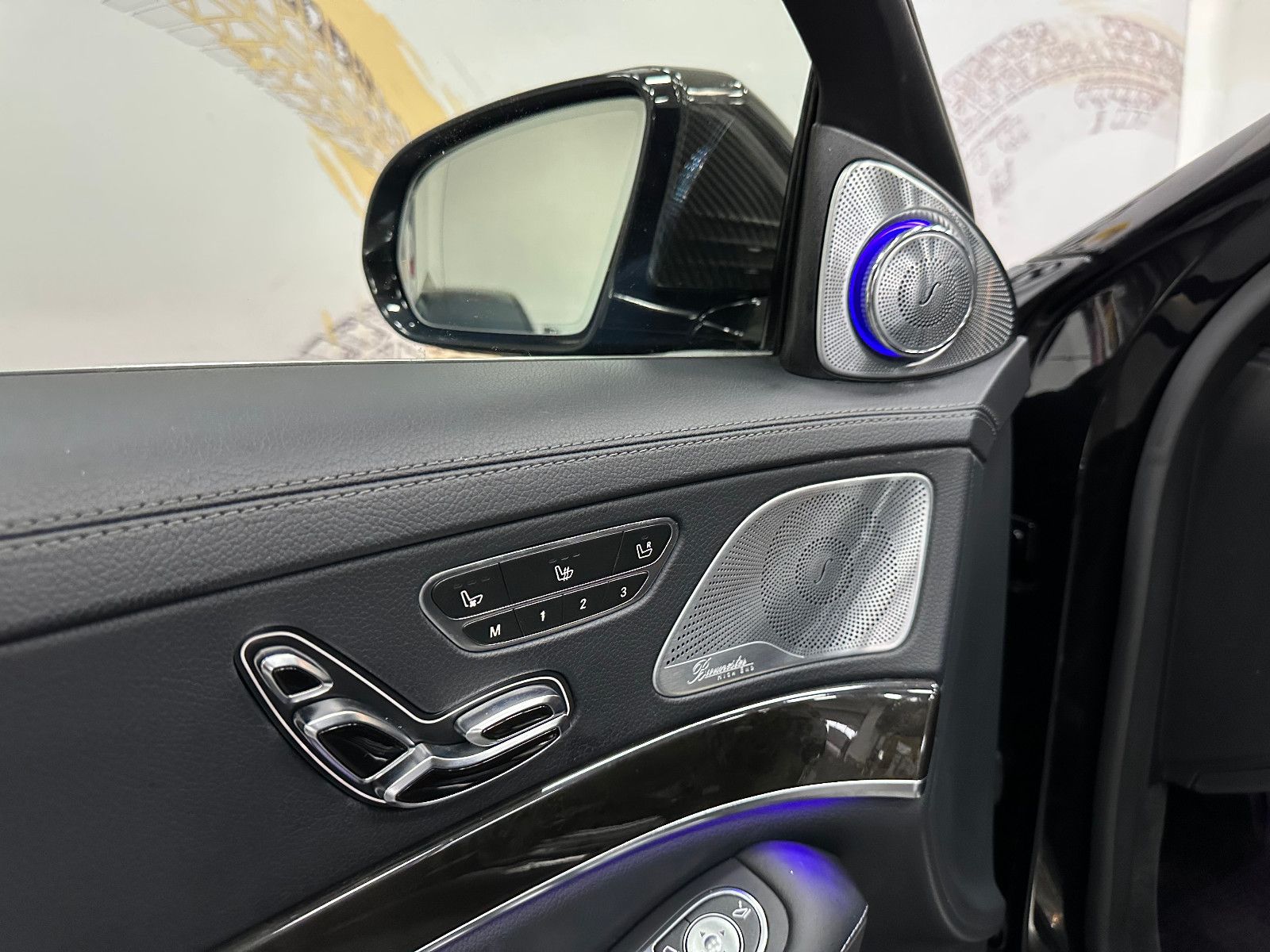Fahrzeugabbildung Mercedes-Benz S 63 AMG 4Matic Lang*3D Burmester*PANO*Carbon 2