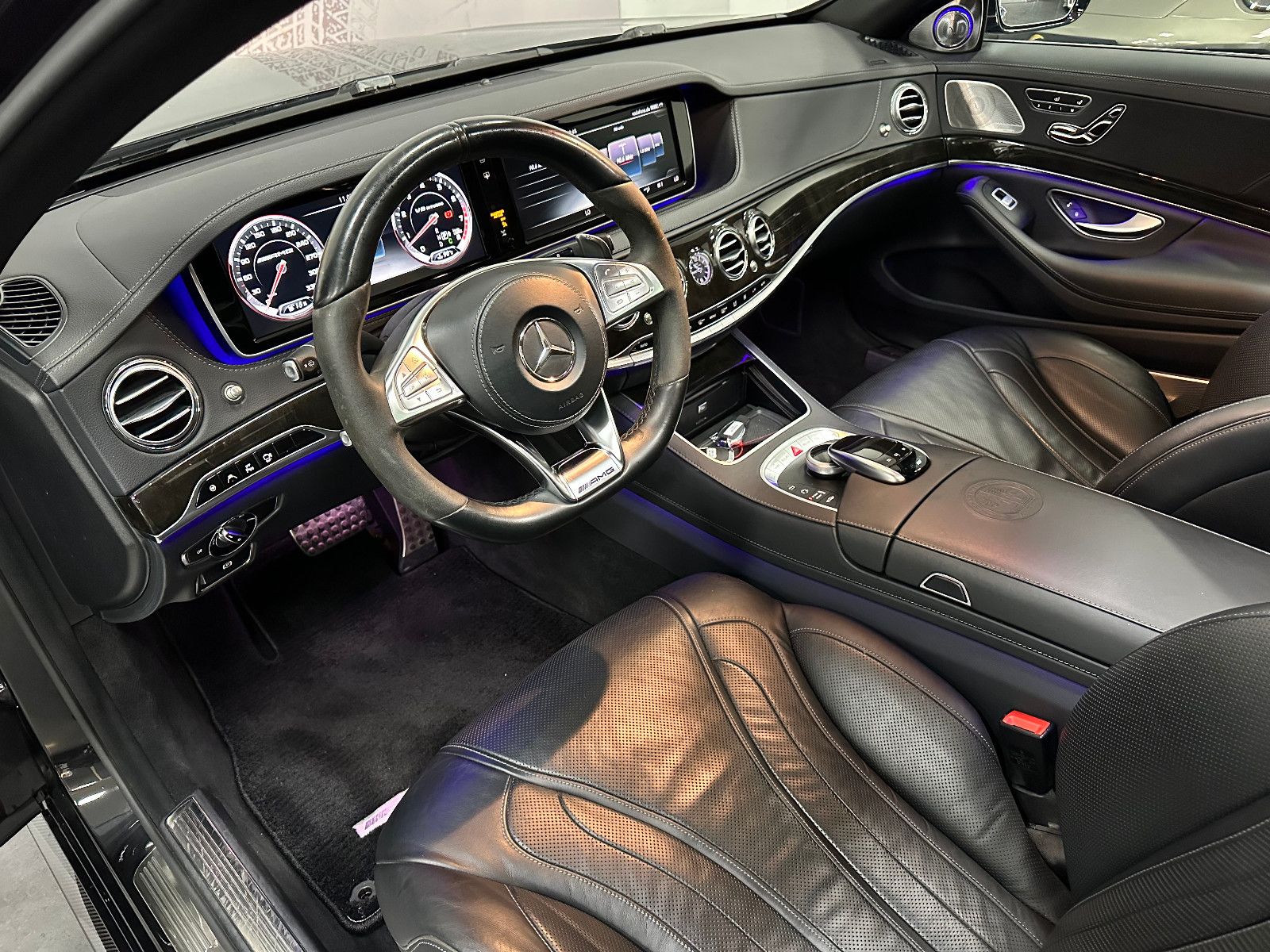 Fahrzeugabbildung Mercedes-Benz S 63 AMG 4Matic Lang*3D Burmester*PANO*Carbon 2