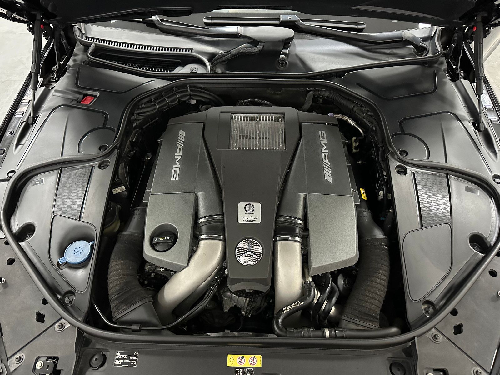 Fahrzeugabbildung Mercedes-Benz S 63 AMG 4Matic Lang*3D Burmester*PANO*Carbon 2