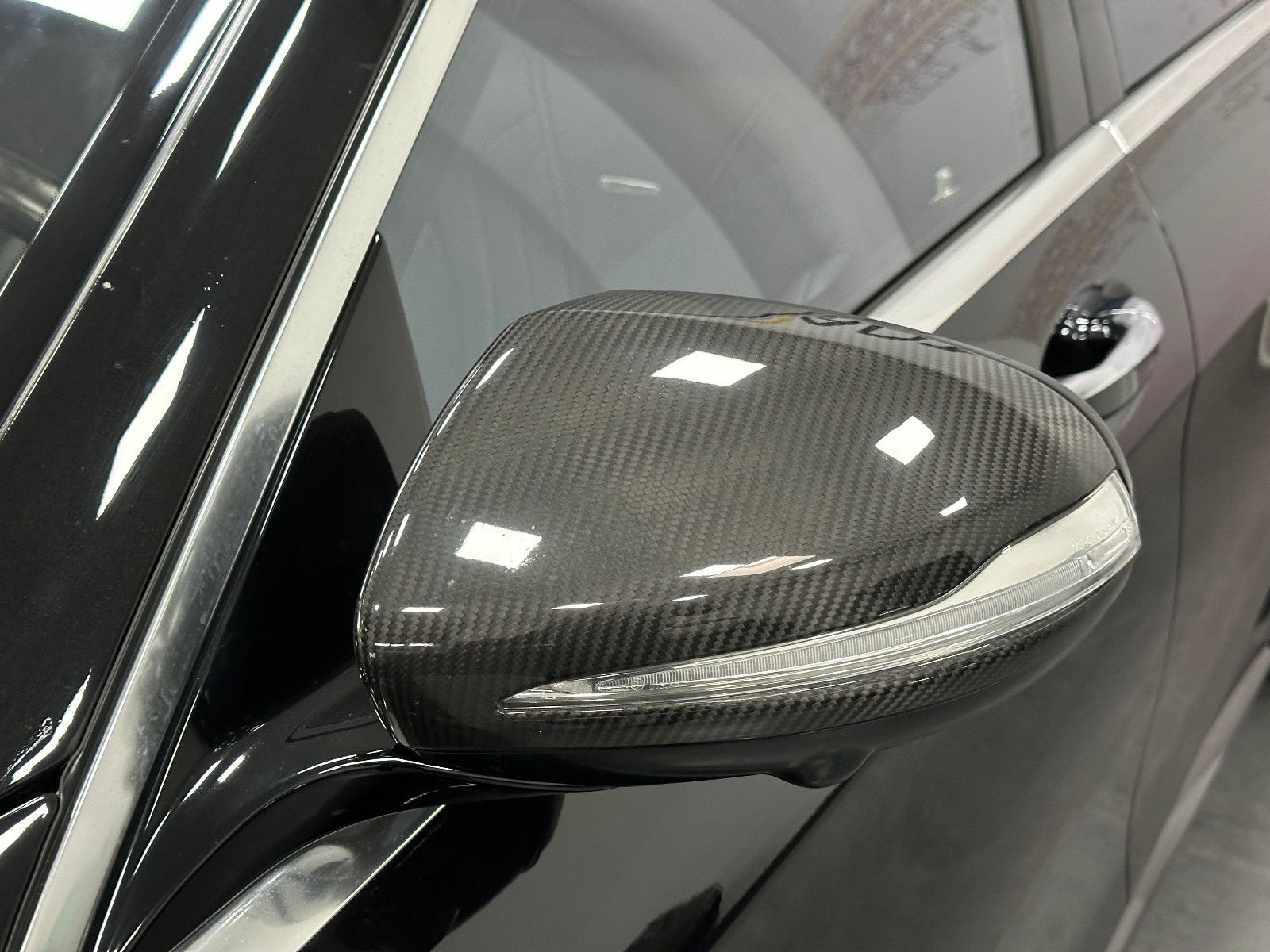 Fahrzeugabbildung Mercedes-Benz S 63 AMG 4Matic Lang*3D Burmester*PANO*Carbon 2