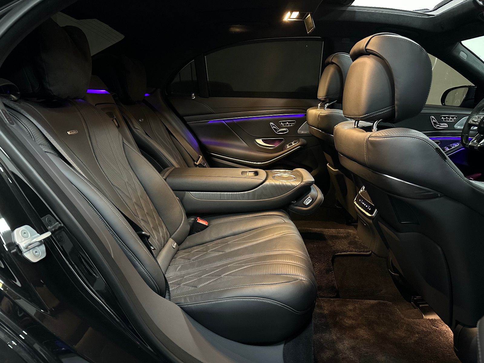 Fahrzeugabbildung Mercedes-Benz S 63 AMG 4Matic+ L *22Zoll*PANO*Voll*