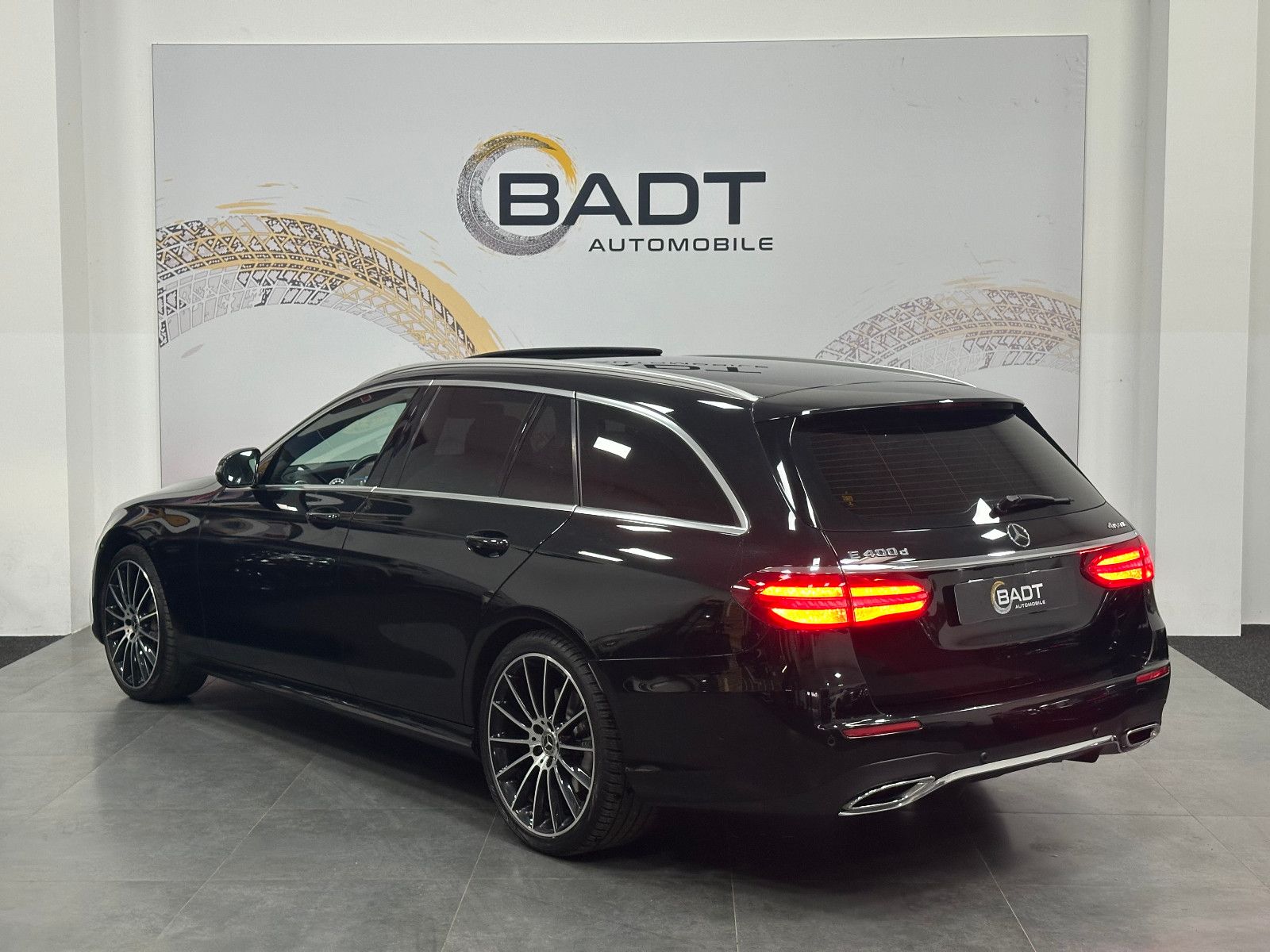 Fahrzeugabbildung Mercedes-Benz E 400 d 4-Matic T-Modell *AMG*360°*DTR*AHK*STHZ*