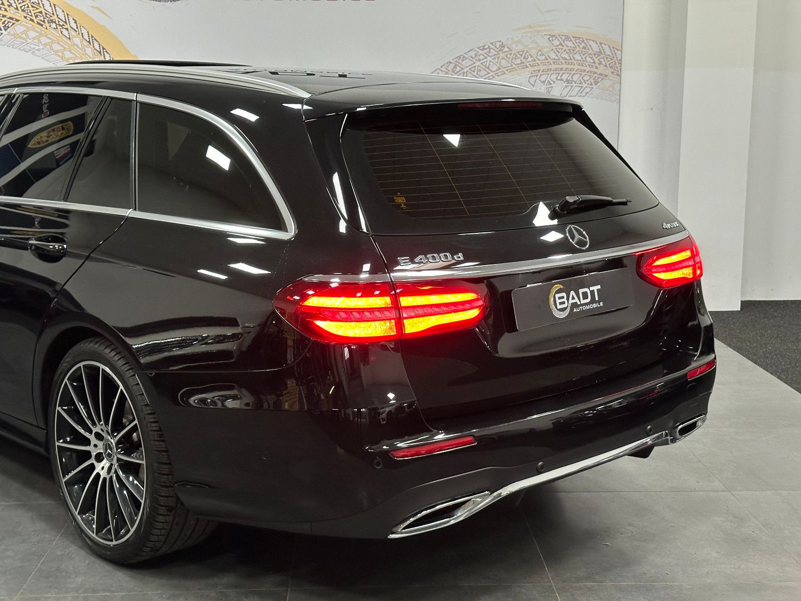 Fahrzeugabbildung Mercedes-Benz E 400 d 4-Matic T-Modell *AMG*360°*DTR*AHK*STHZ*
