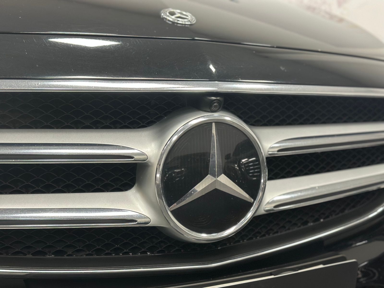 Fahrzeugabbildung Mercedes-Benz E 400 d 4-Matic T-Modell *AMG*360°*DTR*AHK*STHZ*