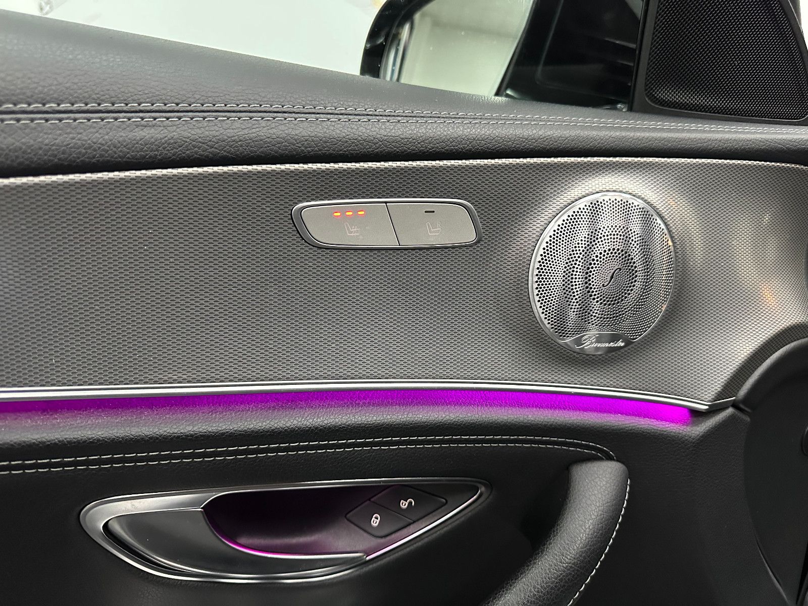 Fahrzeugabbildung Mercedes-Benz E 400 d 4-Matic T-Modell *AMG*360°*DTR*AHK*STHZ*