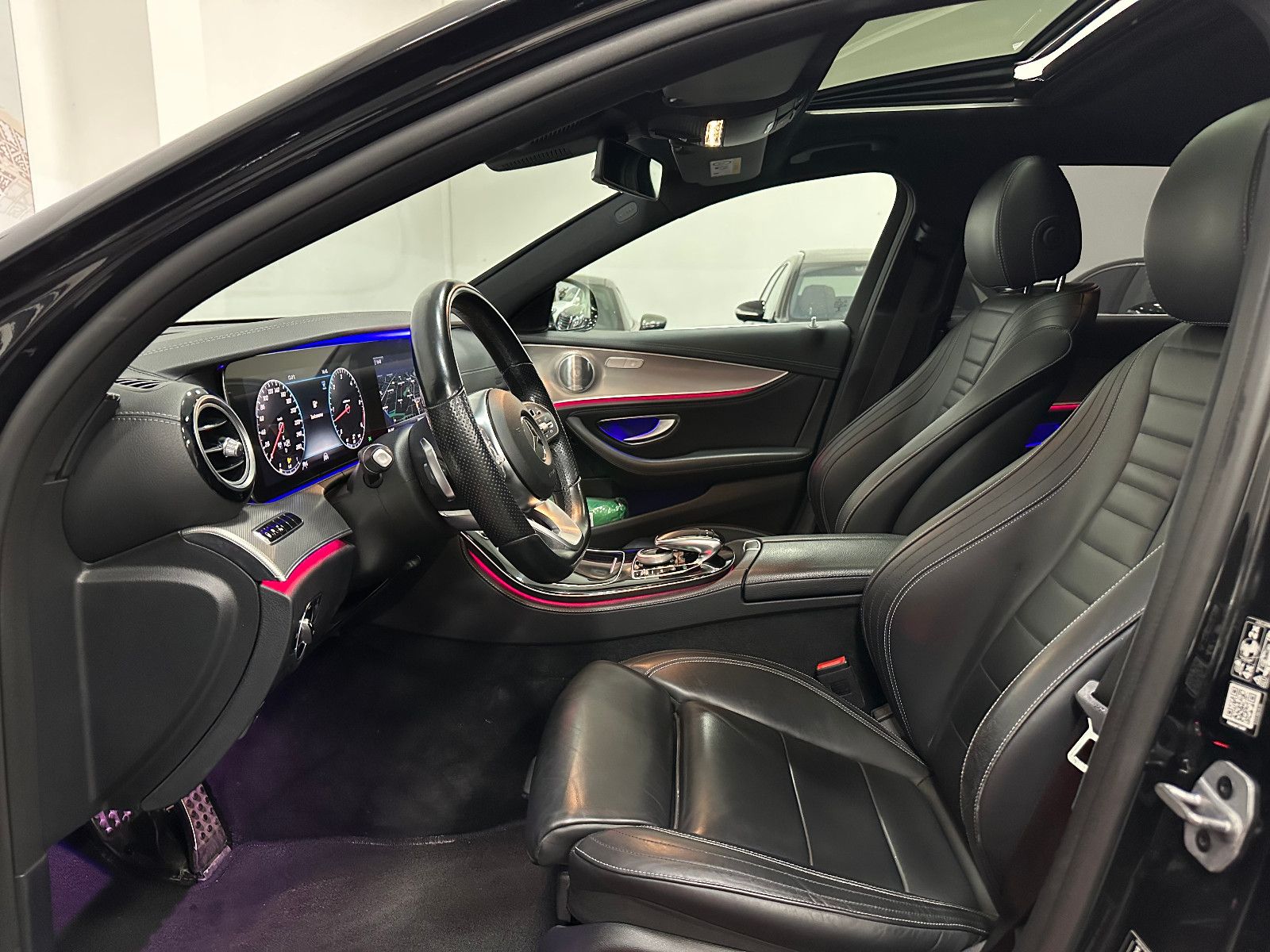Fahrzeugabbildung Mercedes-Benz E 400 d 4-Matic T-Modell *AMG*360°*DTR*AHK*STHZ*