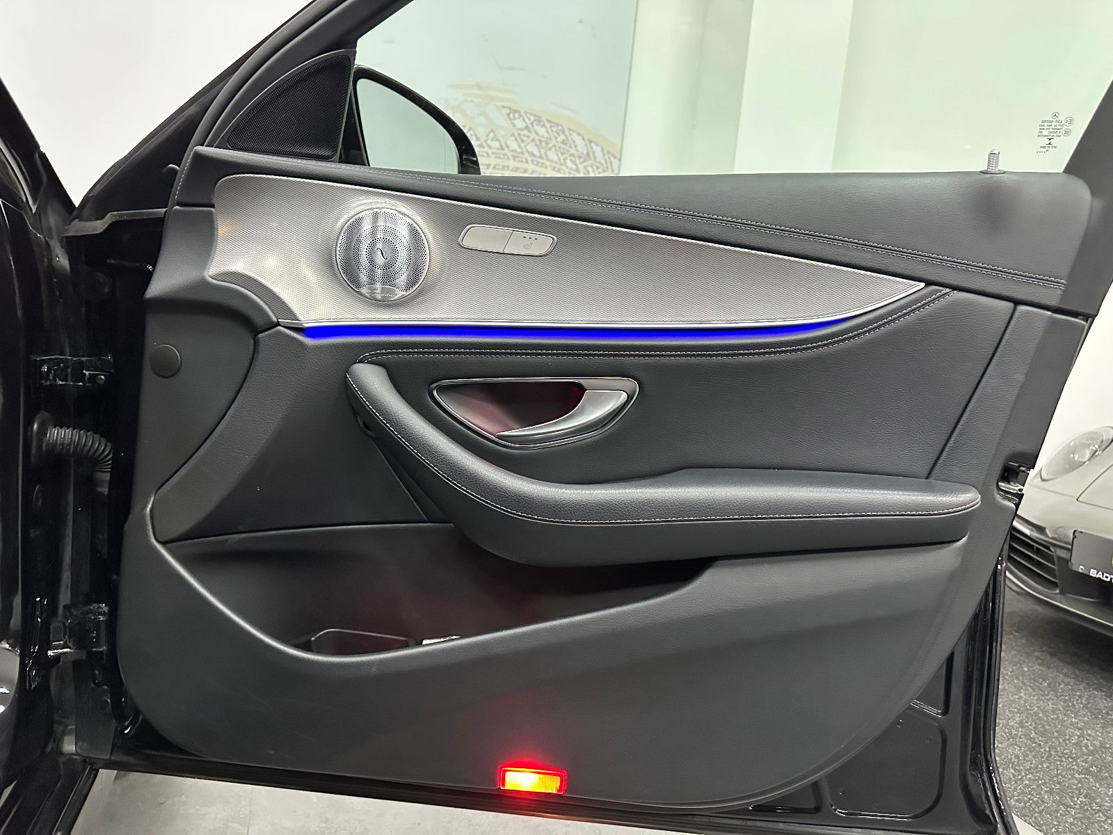 Fahrzeugabbildung Mercedes-Benz E 400 d 4-Matic T-Modell *AMG*360°*DTR*AHK*STHZ*