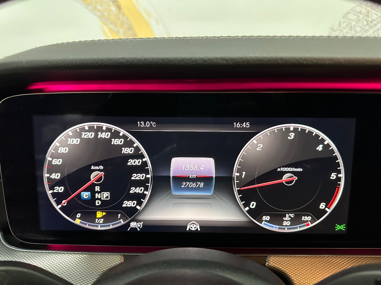 Fahrzeugabbildung Mercedes-Benz E 400 d 4-Matic T-Modell *AMG*360°*DTR*AHK*STHZ*