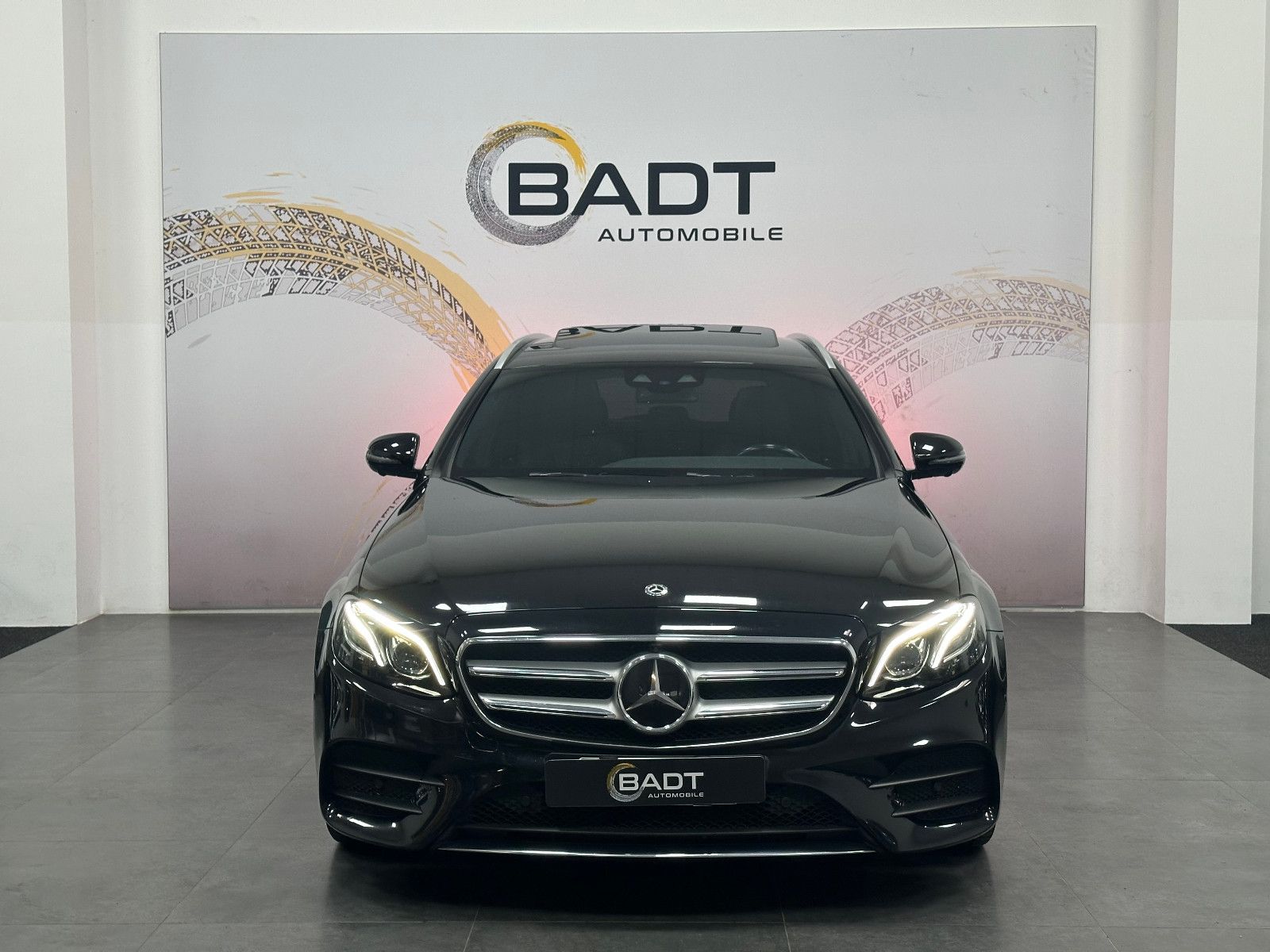 Fahrzeugabbildung Mercedes-Benz E 400 d 4-Matic T-Modell *AMG*360°*DTR*AHK*STHZ*