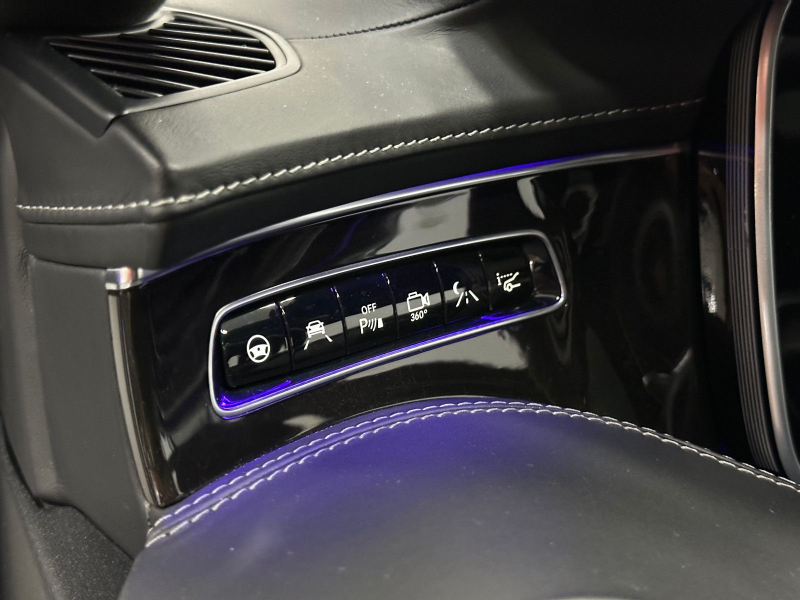 Fahrzeugabbildung Mercedes-Benz S 63 AMG Coupe 4Matic*Vollausstattung*SWAROVSKI*