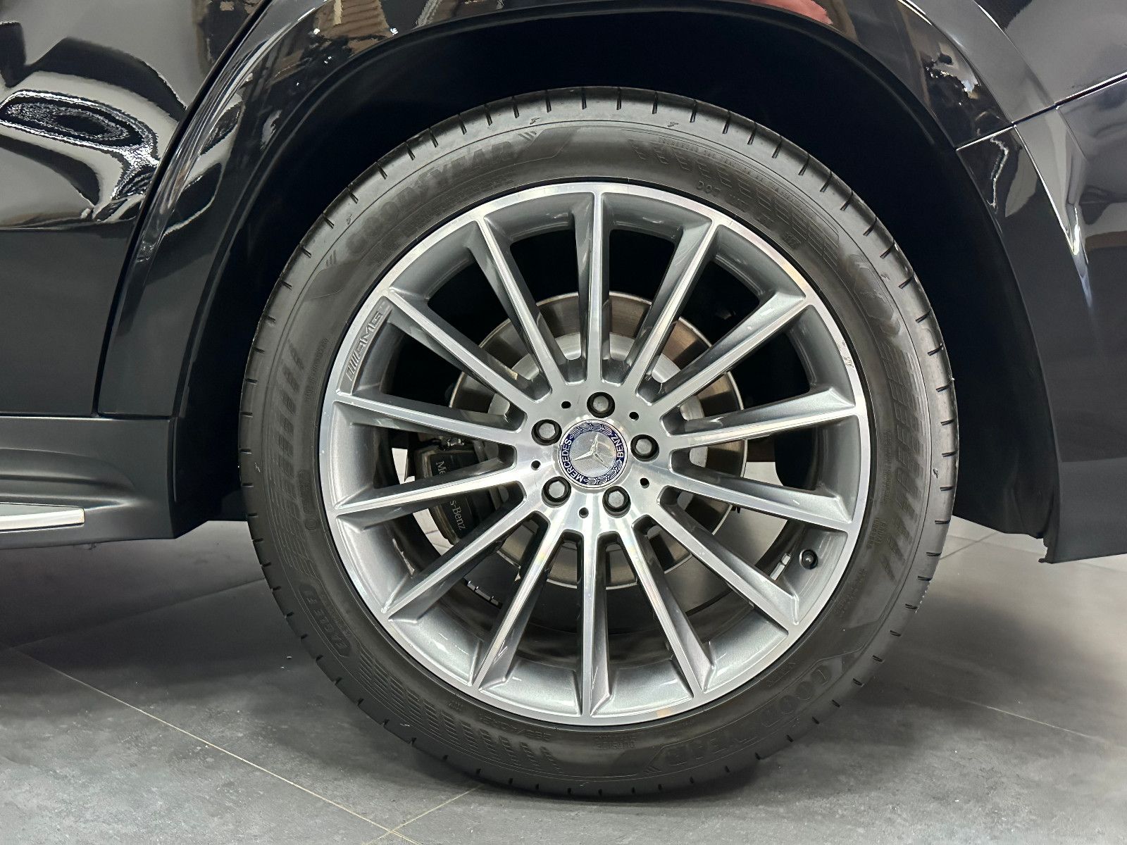 Fahrzeugabbildung Mercedes-Benz GLS 500 4Matic *DTR*PANO*AMG LINE*360°*H&K*