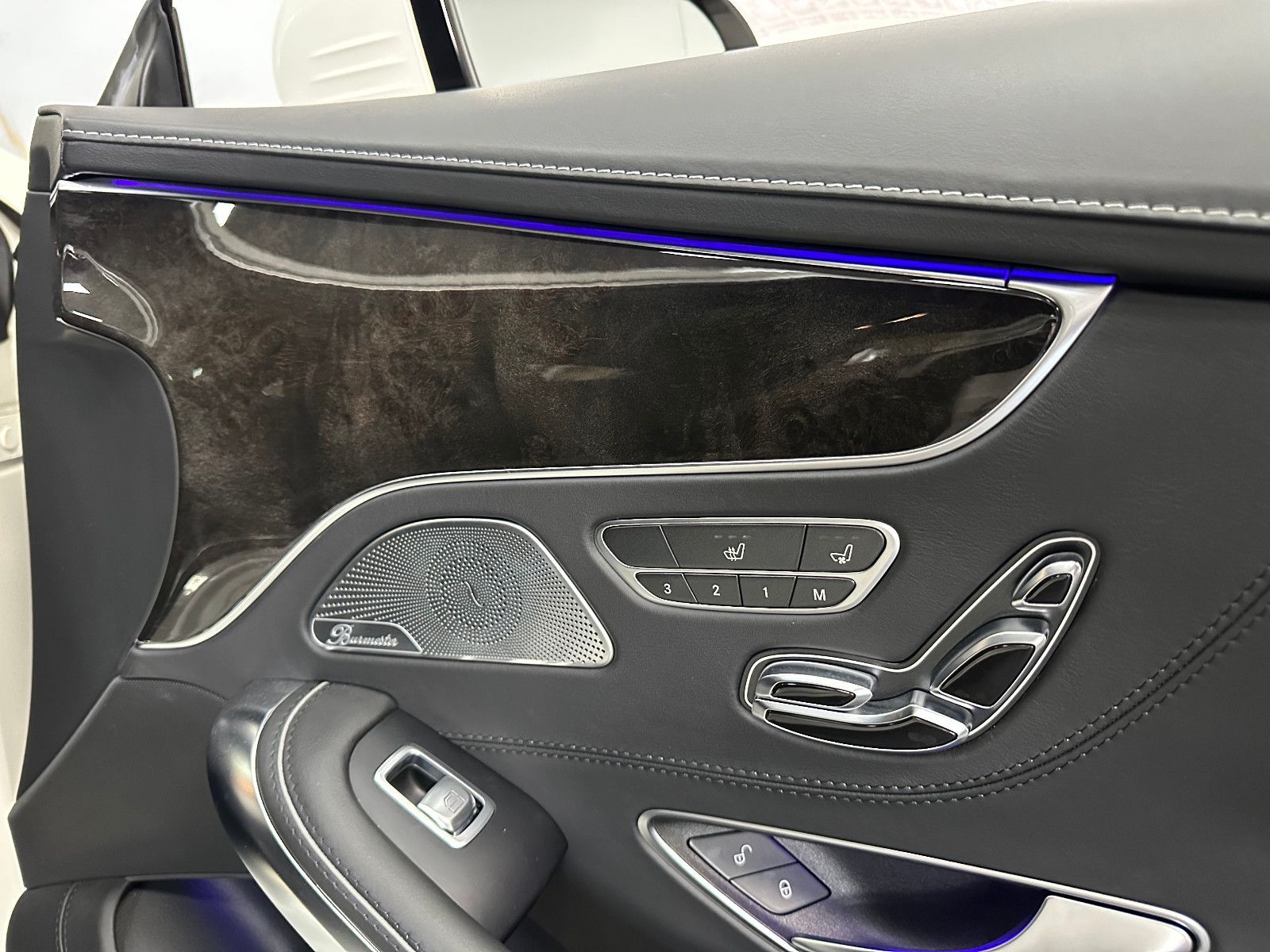 Fahrzeugabbildung Mercedes-Benz S 500 Coupe 4-Matic *Vollausstattung*Swarovski*