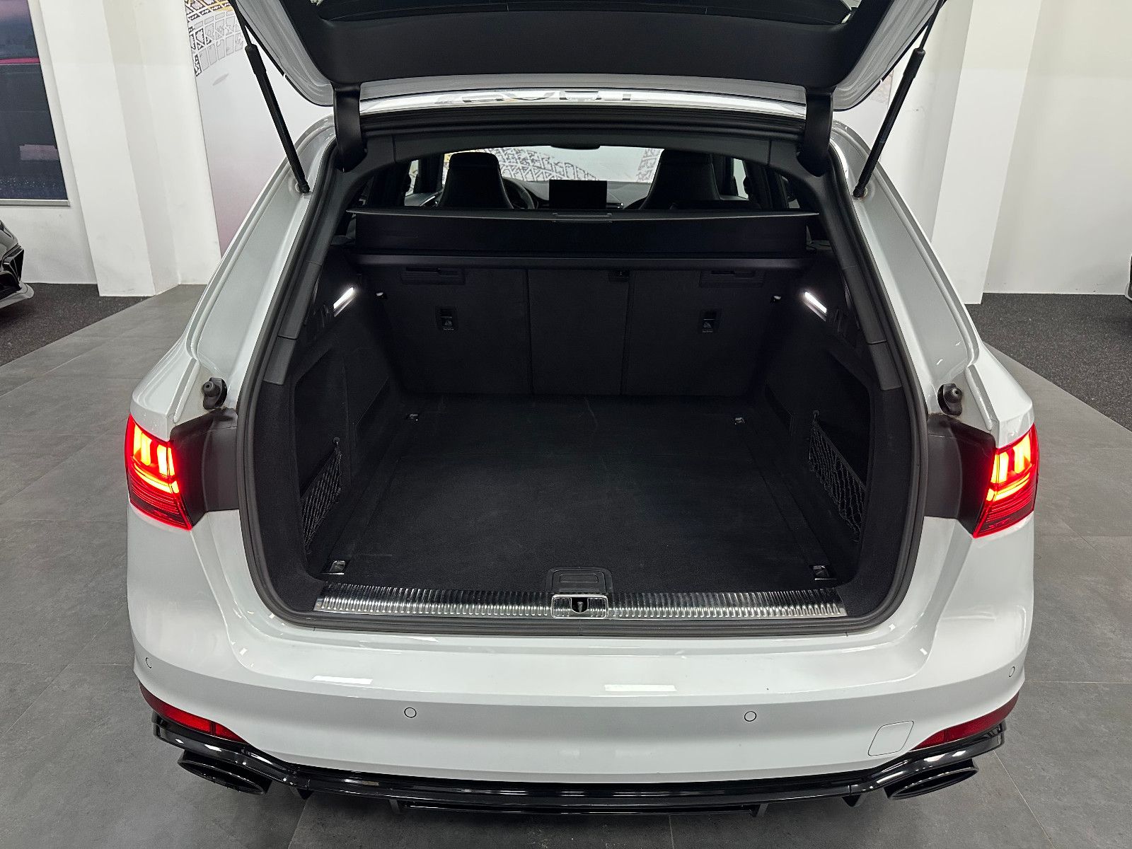 Fahrzeugabbildung Audi RS4 RS 4 Avant 2.9 TFSI quattro*B&O*280KMH*