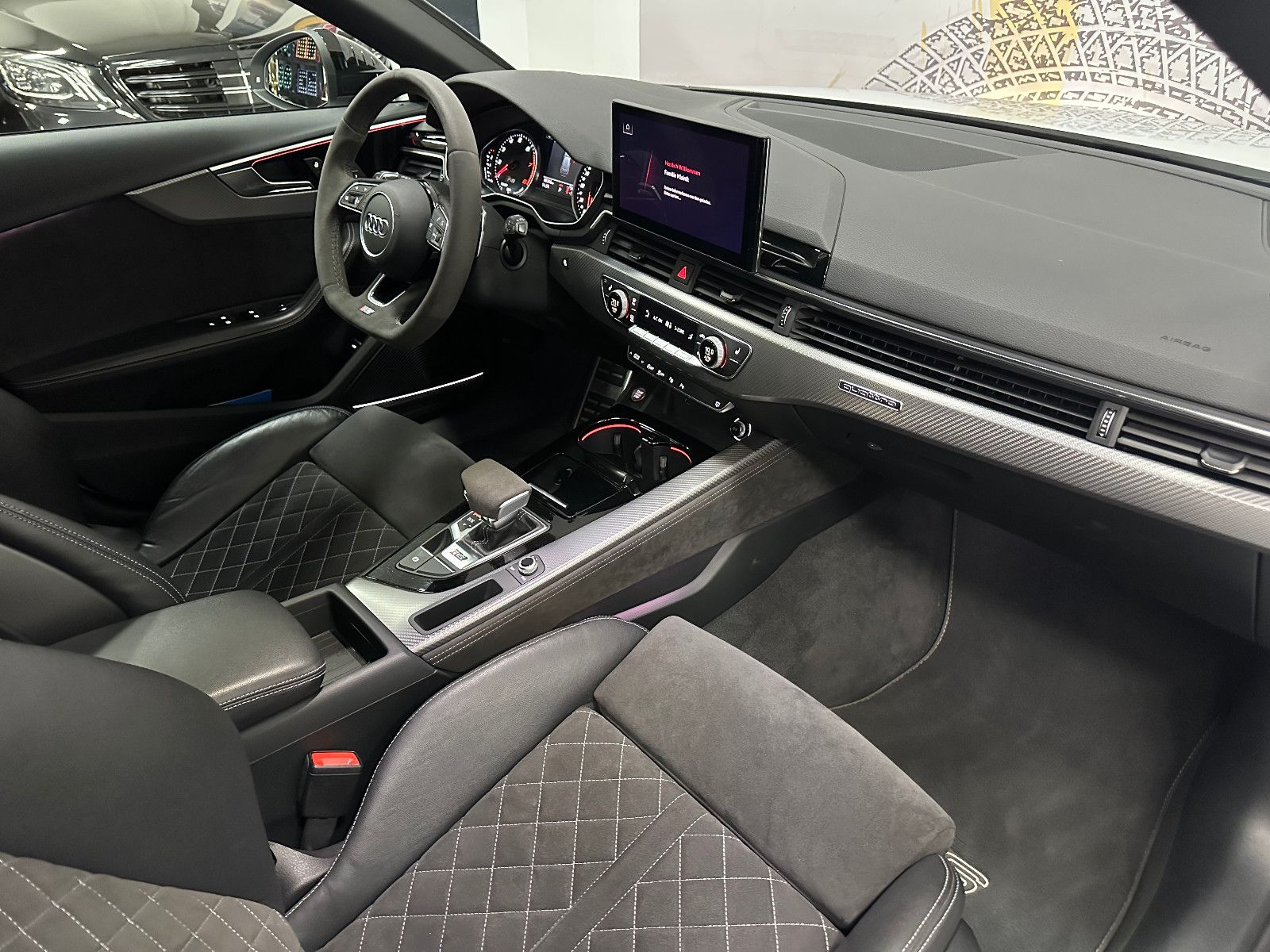 Fahrzeugabbildung Audi RS4 RS 4 Avant 2.9 TFSI quattro*B&O*280KMH*
