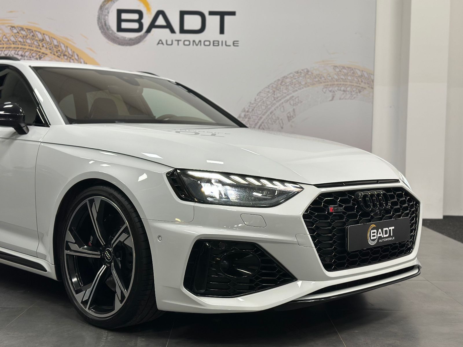 Fahrzeugabbildung Audi RS4 RS 4 Avant 2.9 TFSI quattro*B&O*280KMH*