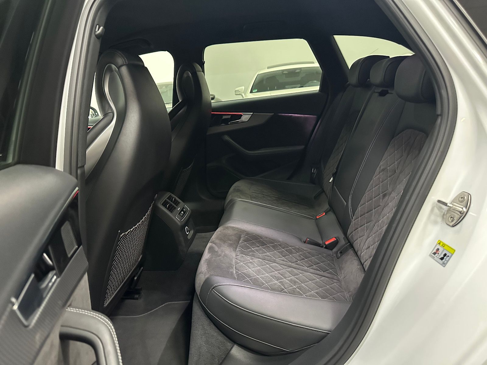 Fahrzeugabbildung Audi RS4 RS 4 Avant 2.9 TFSI quattro*B&O*280KMH*