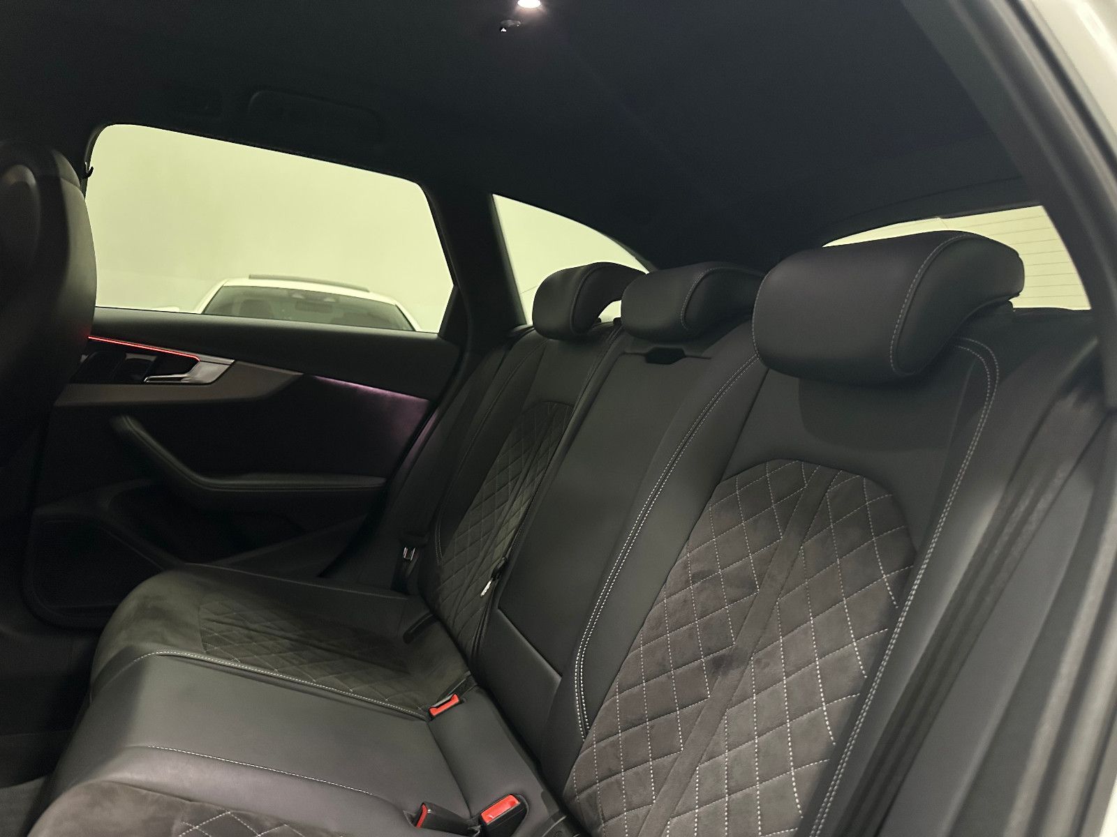 Fahrzeugabbildung Audi RS4 RS 4 Avant 2.9 TFSI quattro*B&O*280KMH*
