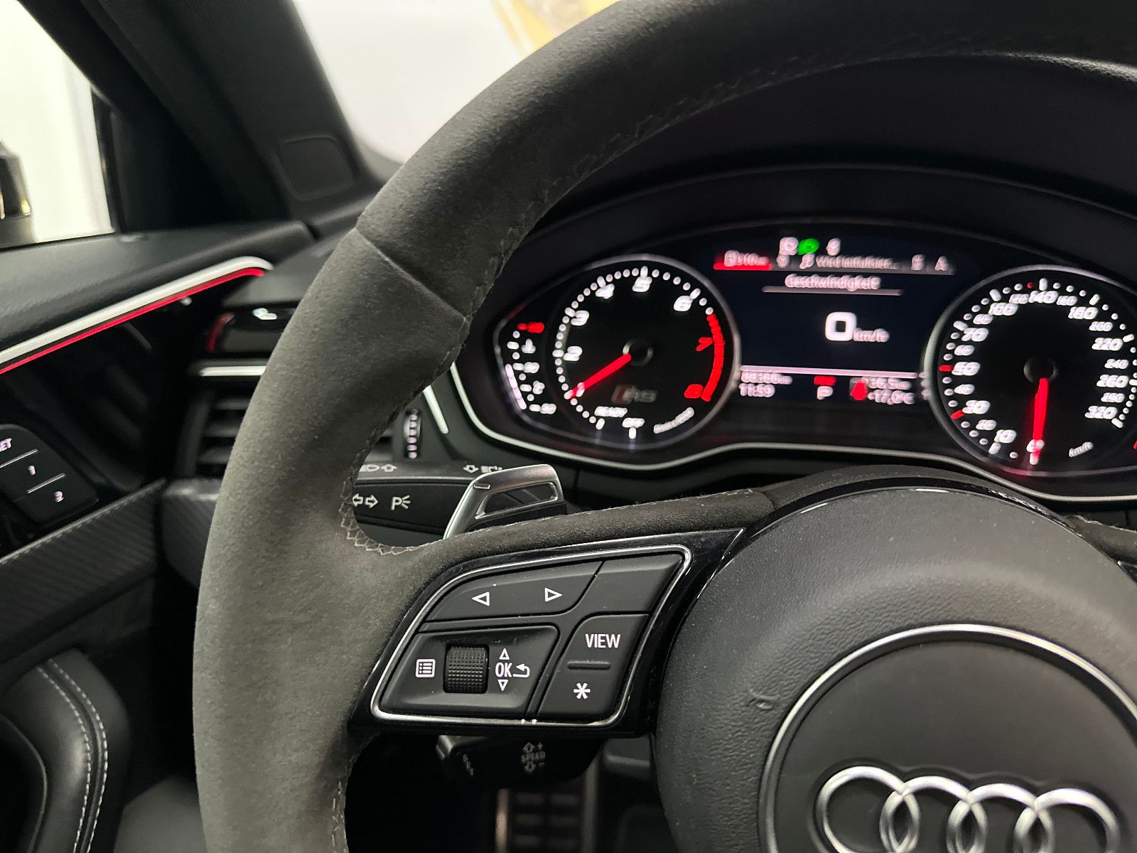 Fahrzeugabbildung Audi RS4 RS 4 Avant 2.9 TFSI quattro*B&O*280KMH*