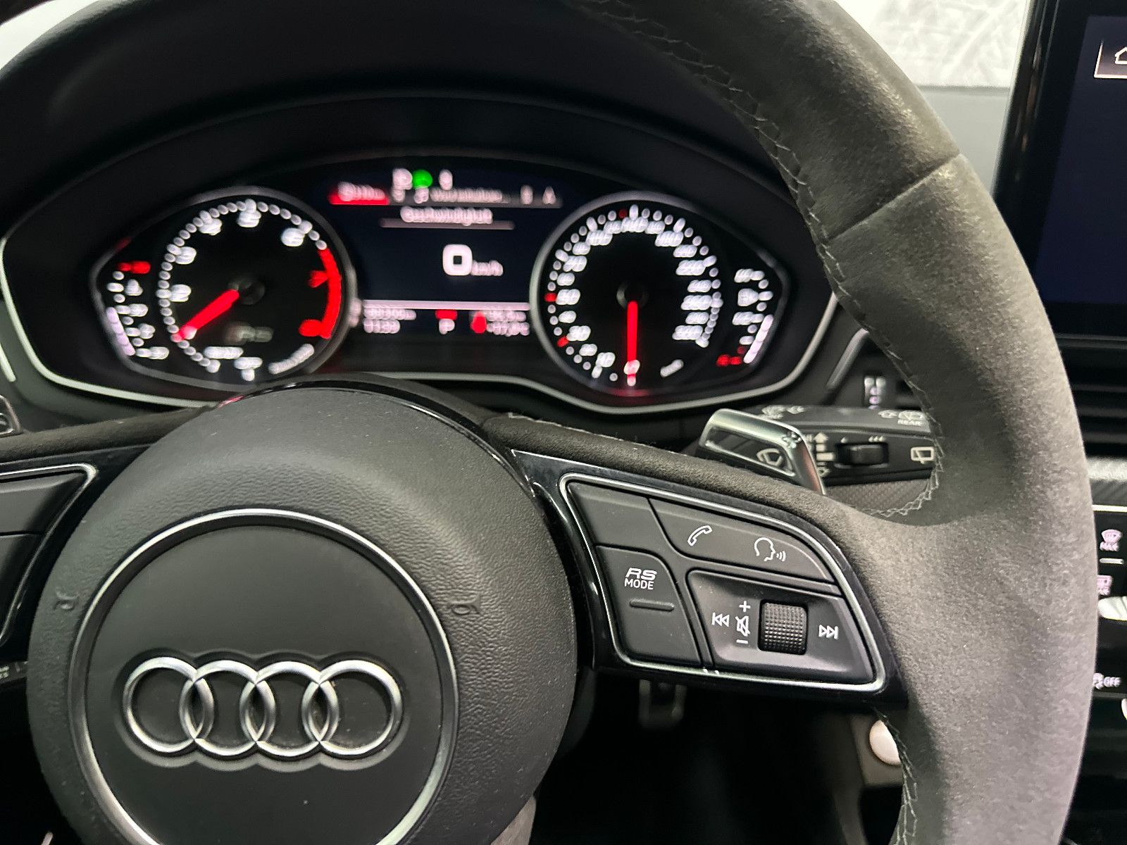 Fahrzeugabbildung Audi RS4 RS 4 Avant 2.9 TFSI quattro*B&O*280KMH*