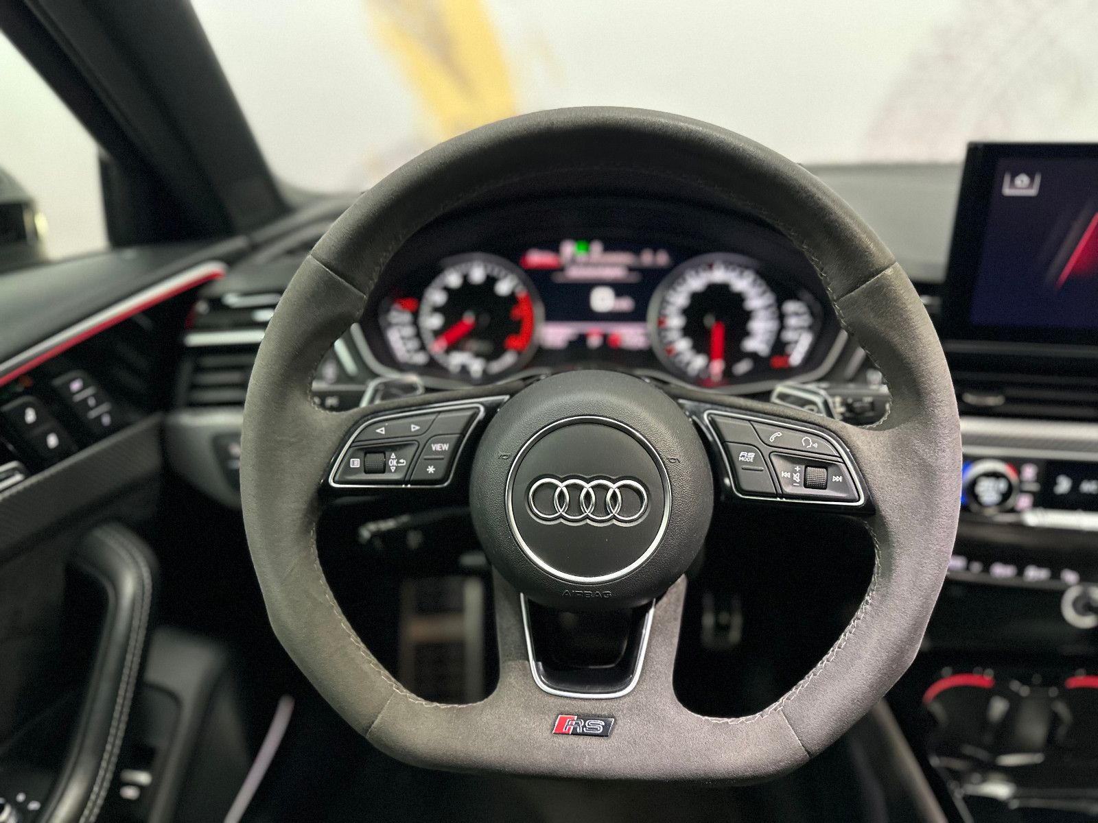 Fahrzeugabbildung Audi RS4 RS 4 Avant 2.9 TFSI quattro*B&O*280KMH*