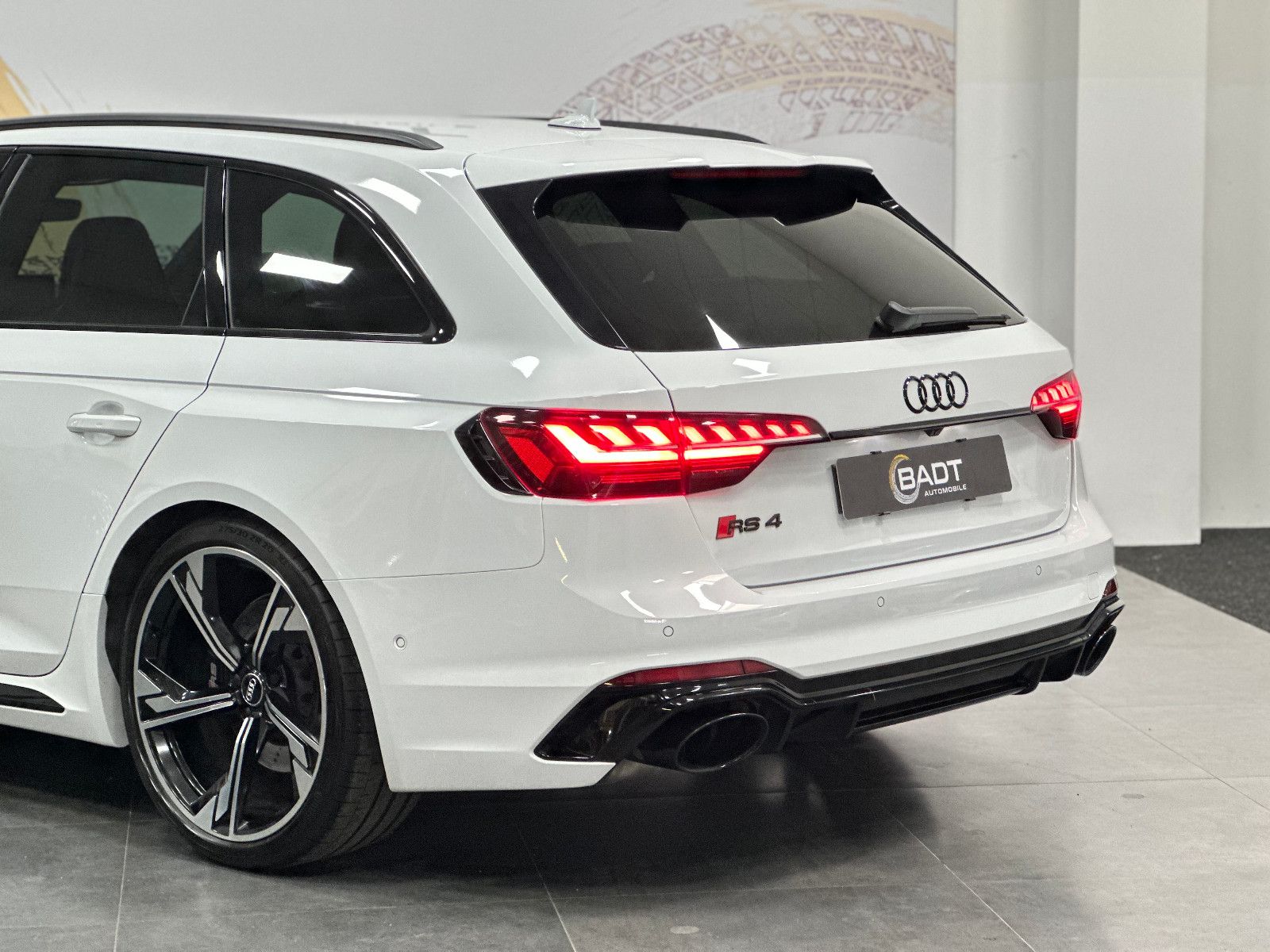 Fahrzeugabbildung Audi RS4 RS 4 Avant 2.9 TFSI quattro*B&O*280KMH*