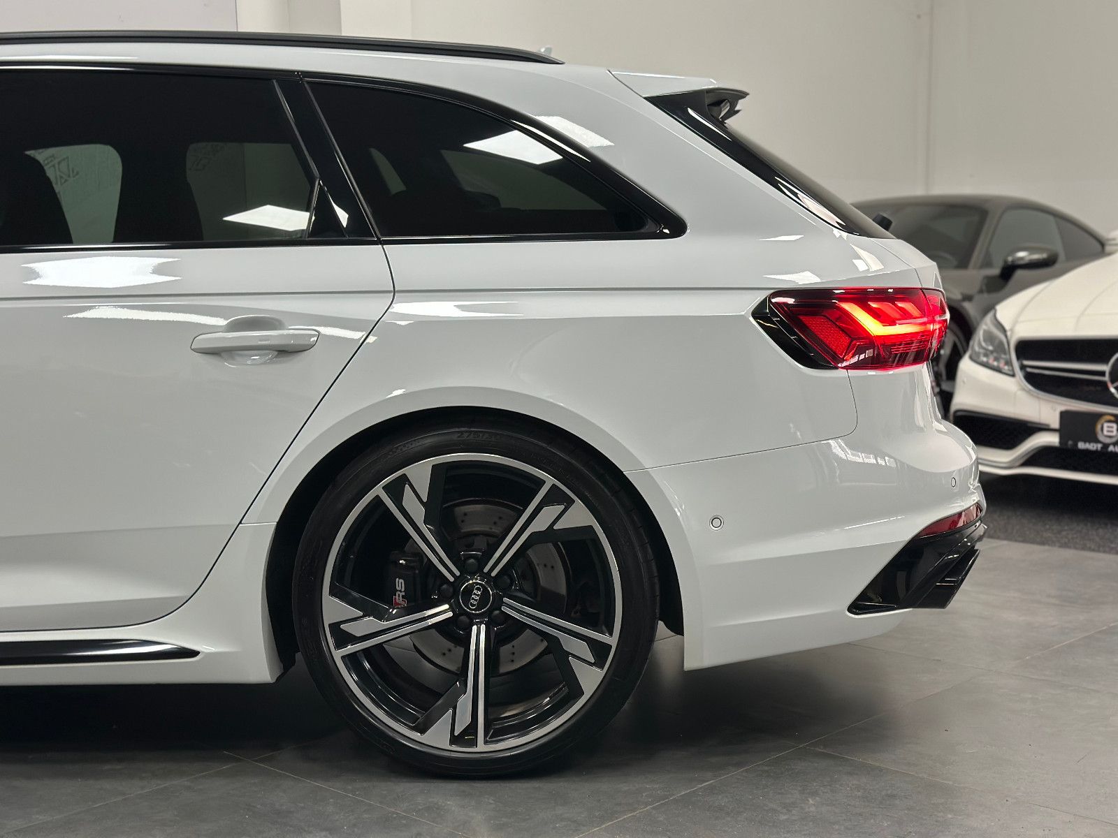 Fahrzeugabbildung Audi RS4 RS 4 Avant 2.9 TFSI quattro*B&O*280KMH*