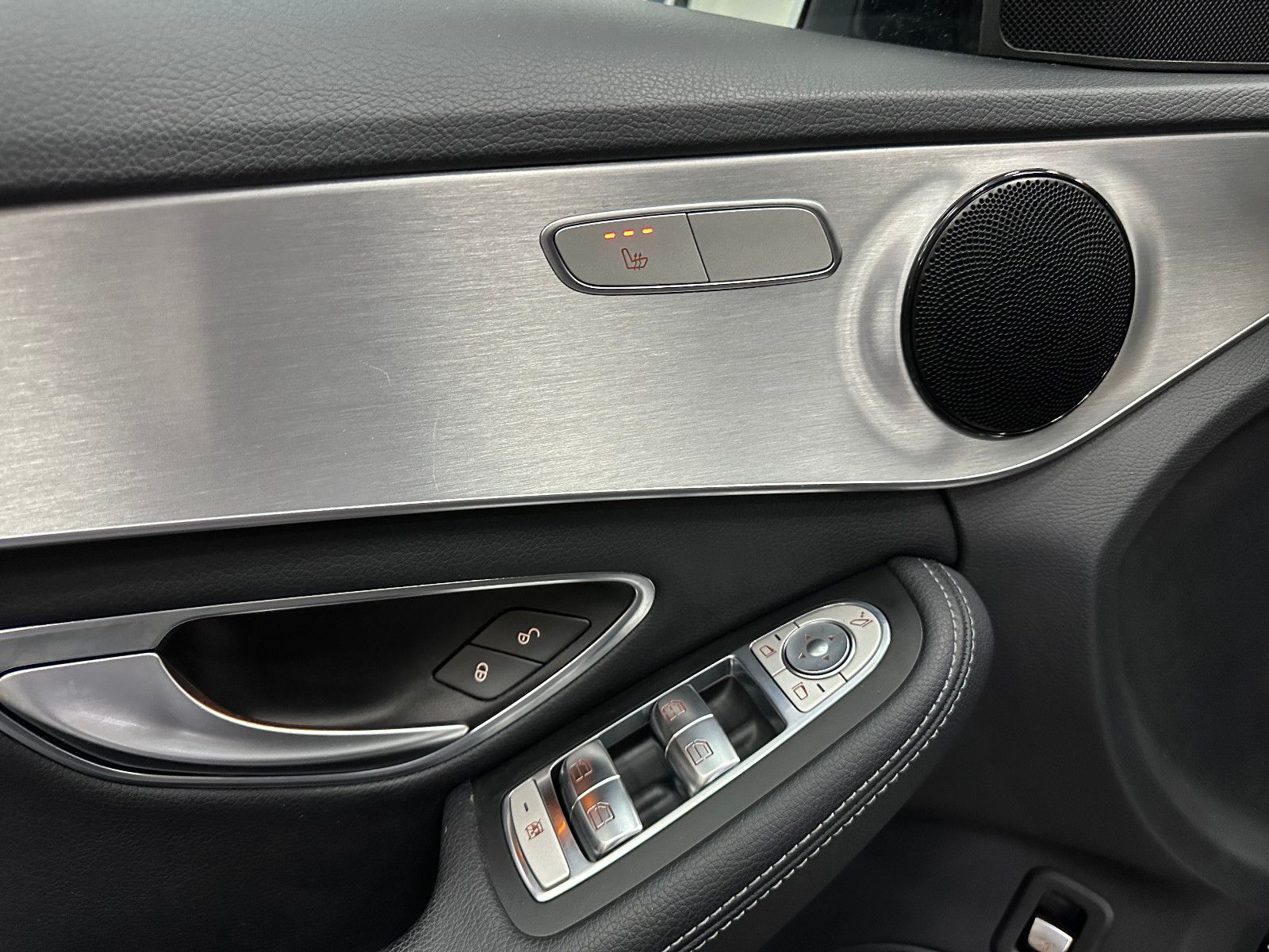 Fahrzeugabbildung Mercedes-Benz C 350 e Limousine*Totwinkel*Standheizung*JSG 27