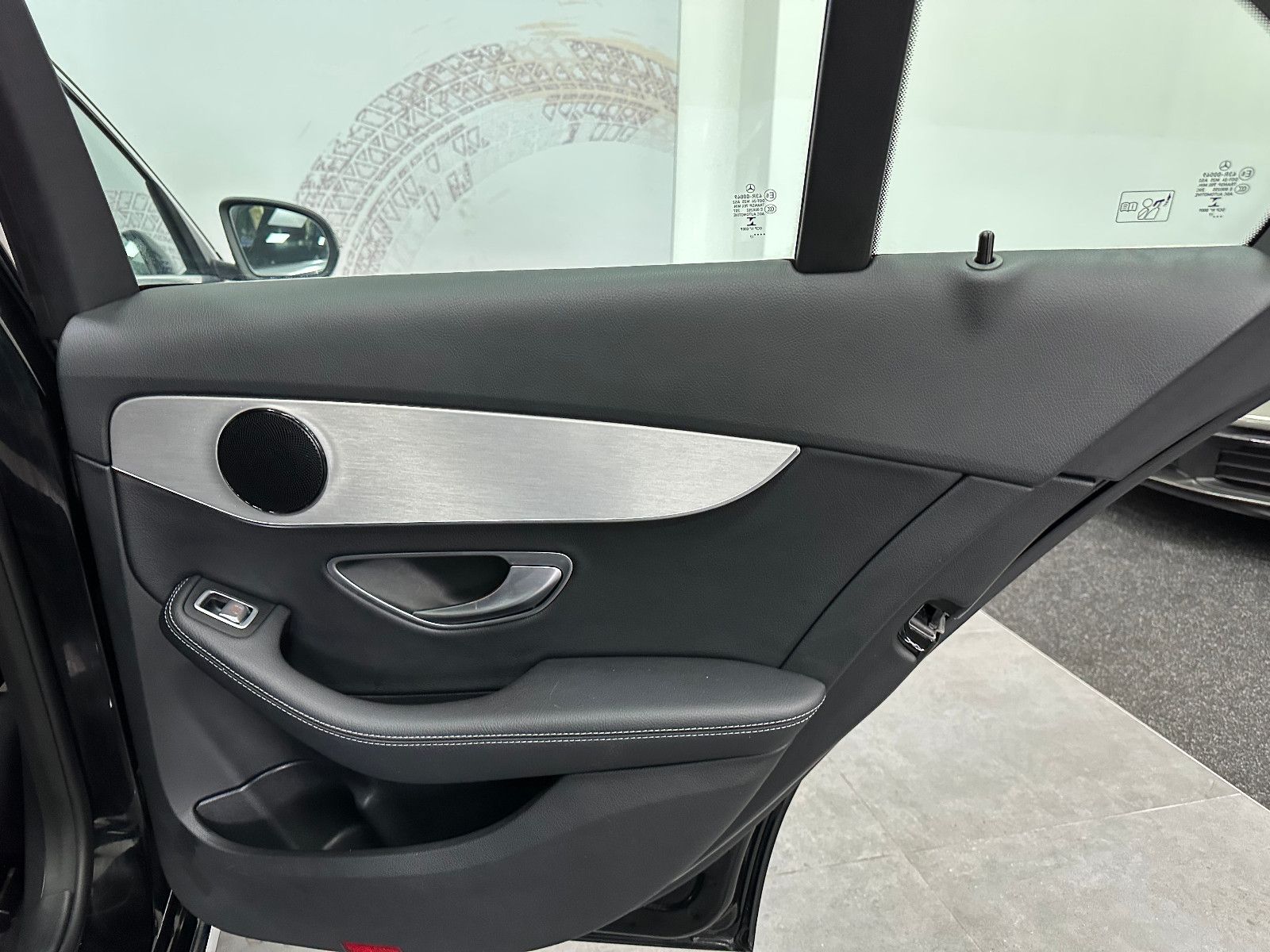 Fahrzeugabbildung Mercedes-Benz C 350 e Limousine*Totwinkel*Standheizung*JSG 27