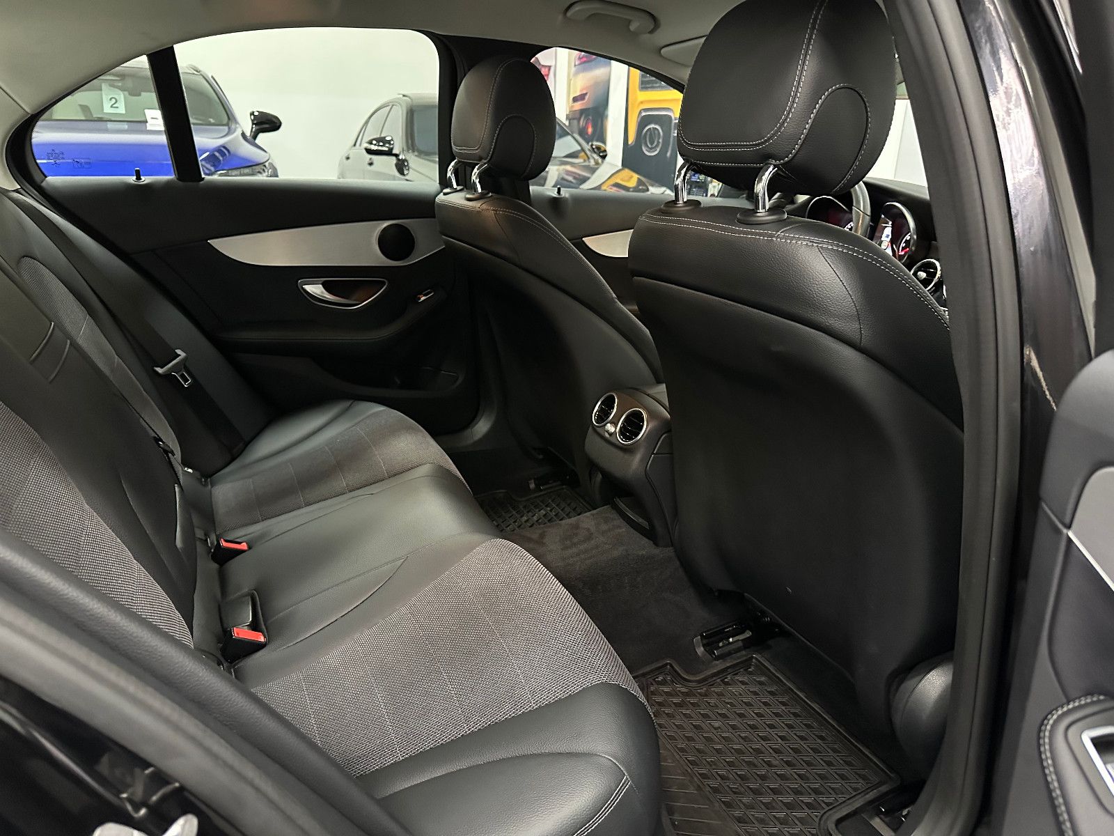 Fahrzeugabbildung Mercedes-Benz C 350 e Limousine*Totwinkel*Standheizung*JSG 27