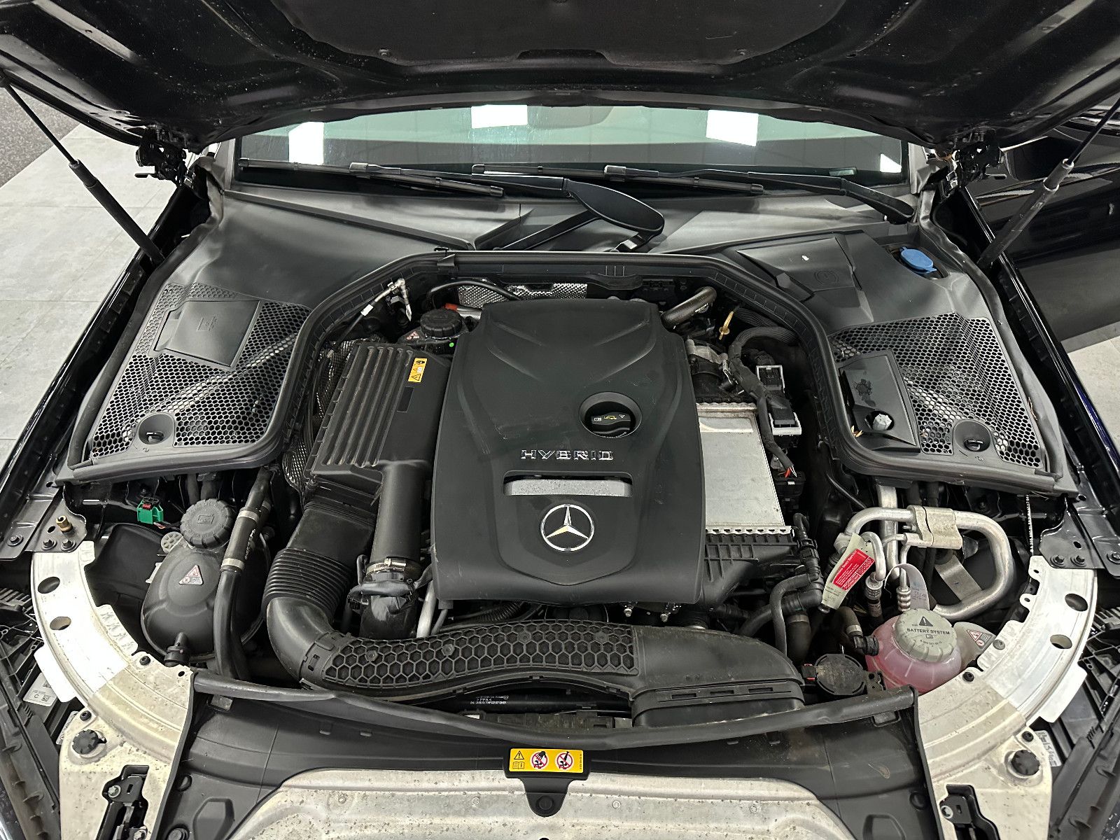 Fahrzeugabbildung Mercedes-Benz C 350 e Limousine*Totwinkel*Standheizung*JSG 27