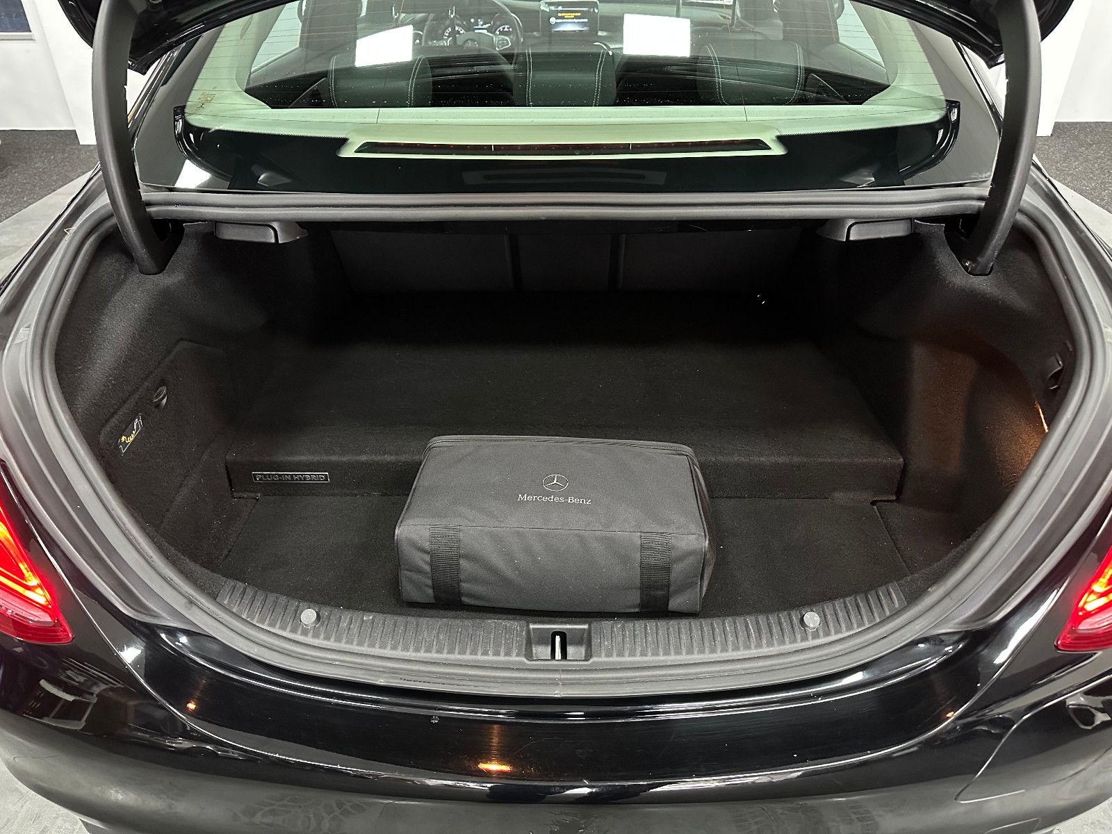 Fahrzeugabbildung Mercedes-Benz C 350 e Limousine*Totwinkel*Standheizung*JSG 27