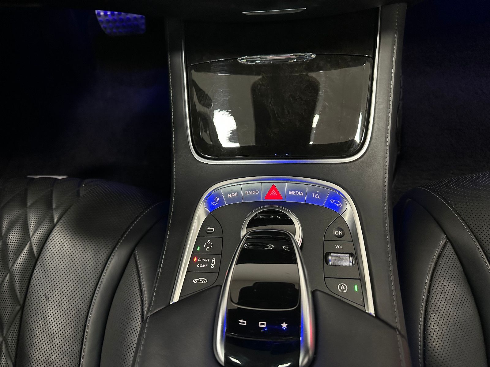 Fahrzeugabbildung Mercedes-Benz S 500 S Coupe 4Matic*SWAROVSKI*DESIGNO*VOLL*