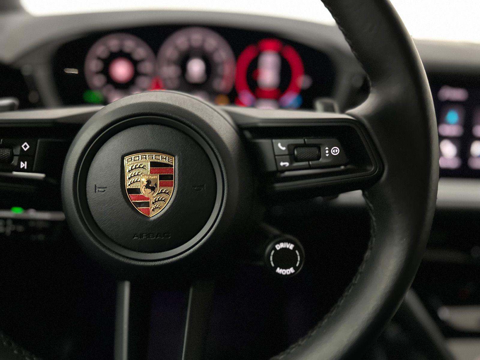 Fahrzeugabbildung Porsche Cayenne*BOSE*22"*APPROVED 2027*ACC*