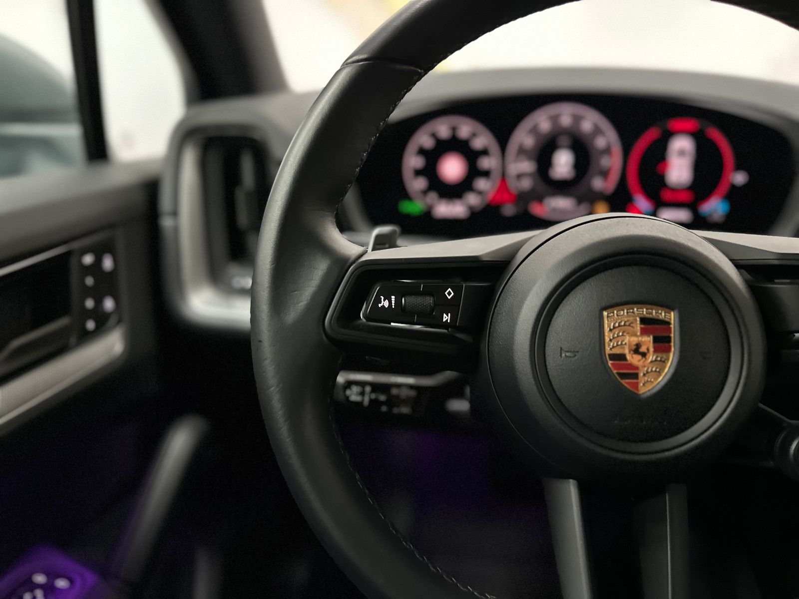 Fahrzeugabbildung Porsche Cayenne*BOSE*22"*APPROVED 2027*ACC*
