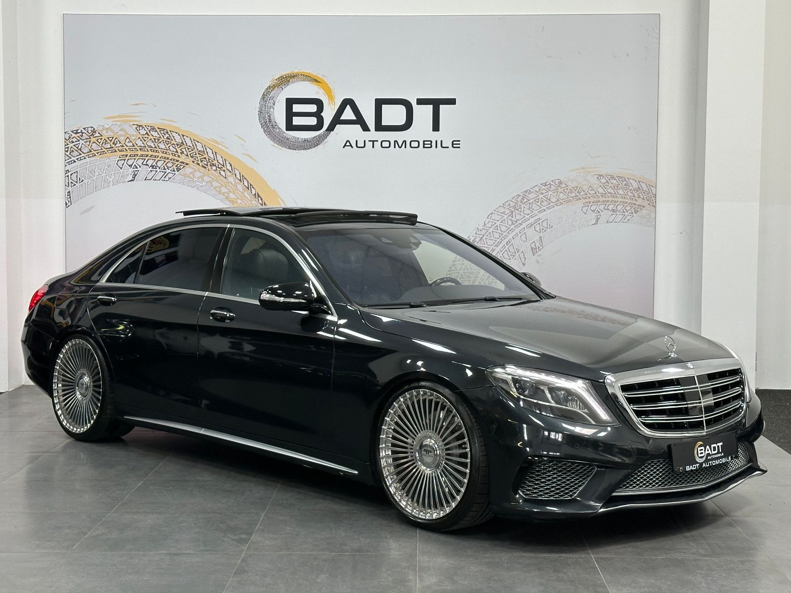 Fahrzeugabbildung Mercedes-Benz S 63 AMG L *FOND ENTERTAINMENT*4 SITZER*PANO