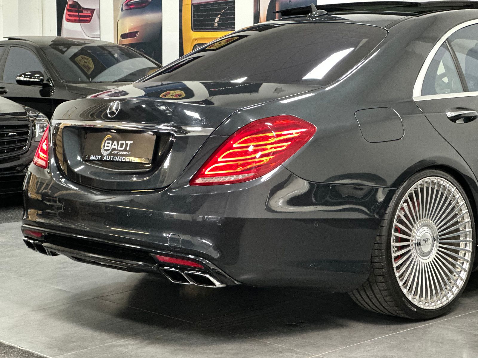 Fahrzeugabbildung Mercedes-Benz S 63 AMG L *FOND ENTERTAINMENT*4 SITZER*PANO